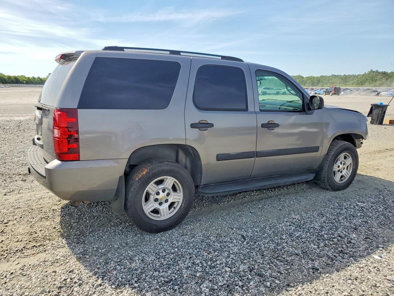 2007 Chevrolet Tahoe C1500 Gray vin: 1GNFC13C77J390880