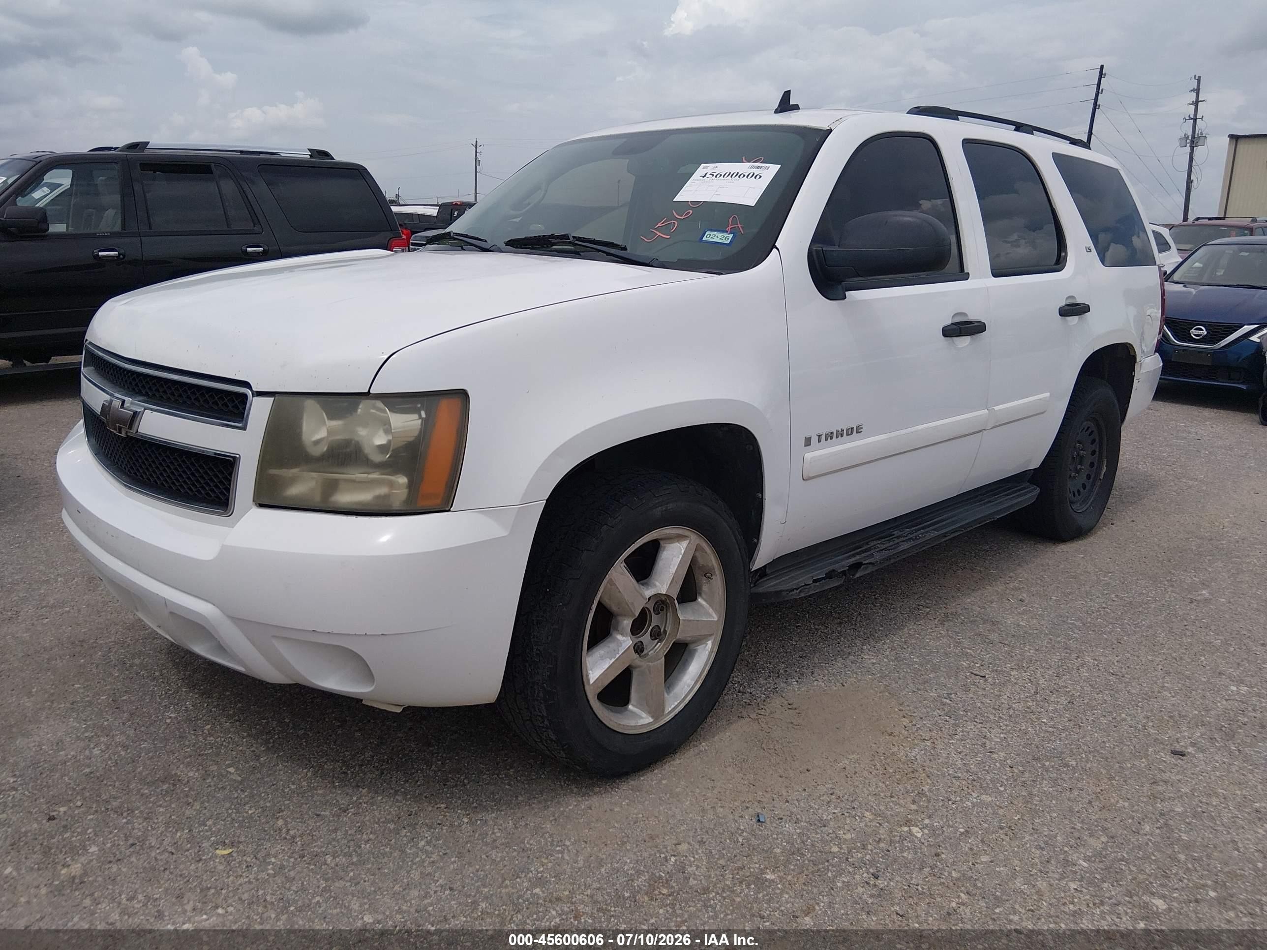 2008 Chevrolet Tahoe Ls White vin: 1GNFC13C78R261735
