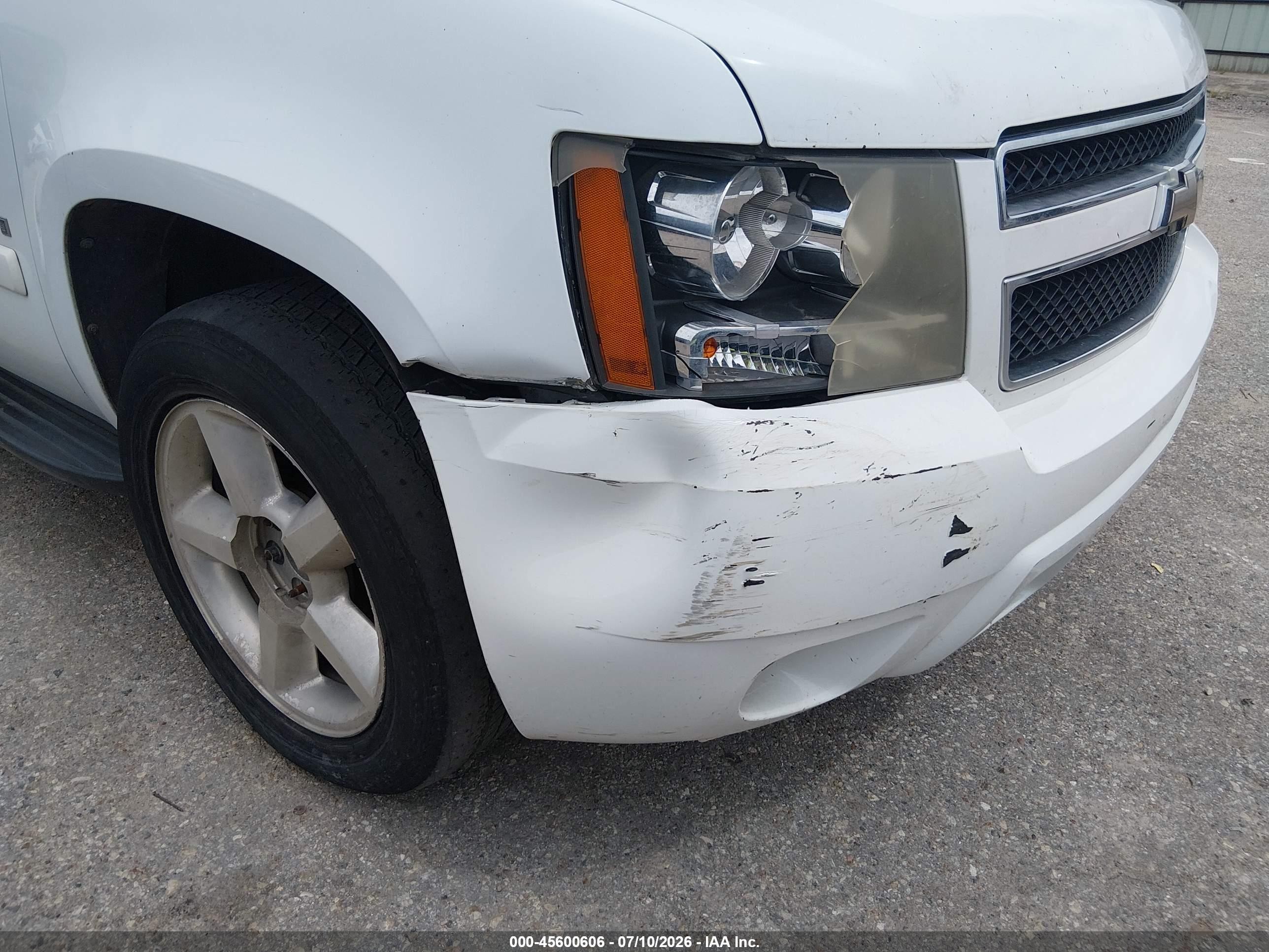 2008 Chevrolet Tahoe Ls White vin: 1GNFC13C78R261735