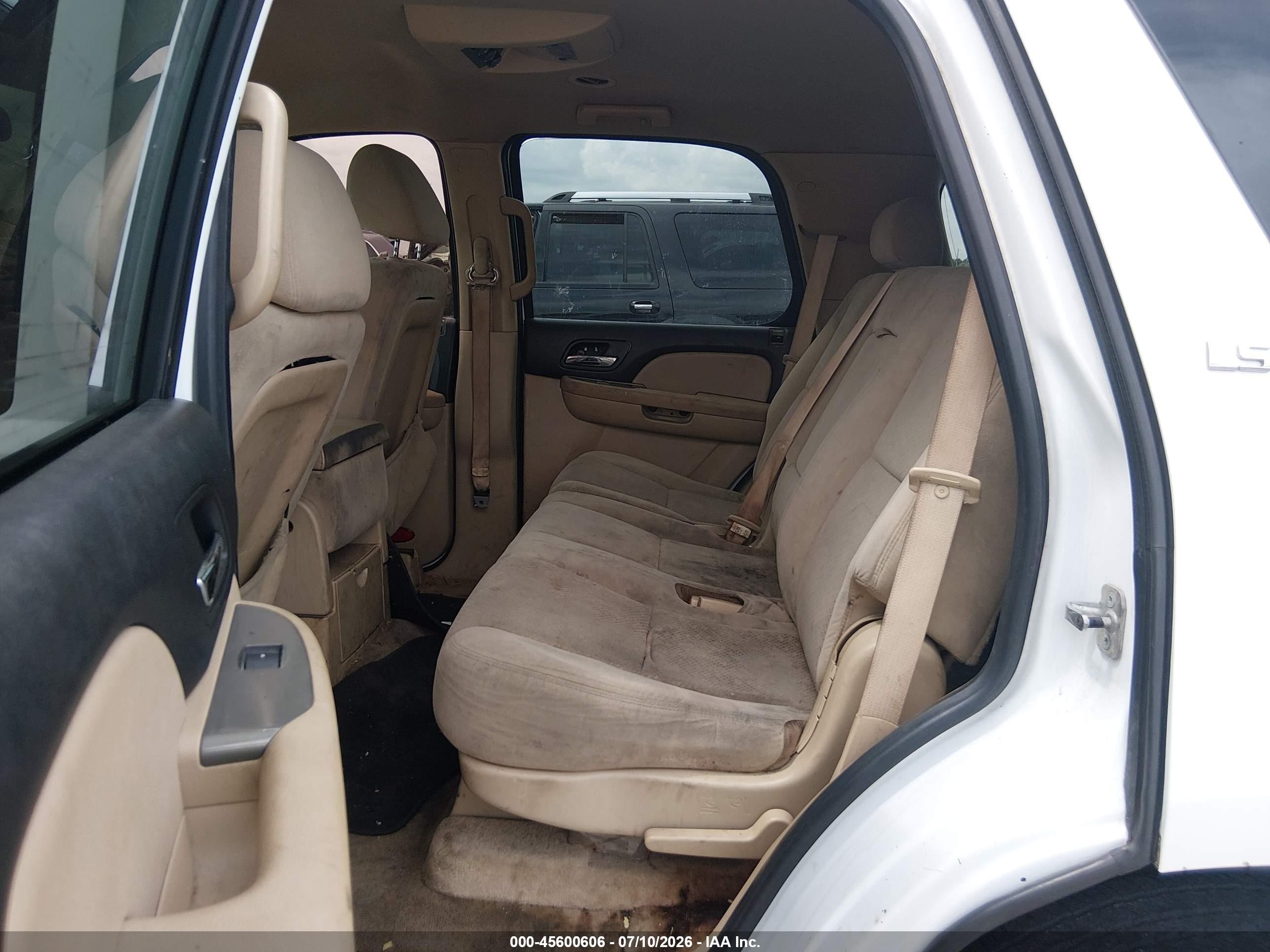 2008 Chevrolet Tahoe Ls White vin: 1GNFC13C78R261735