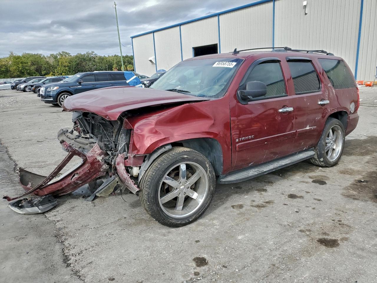 2008 Chevrolet Tahoe C1500 Red vin: 1GNFC13C88R278558