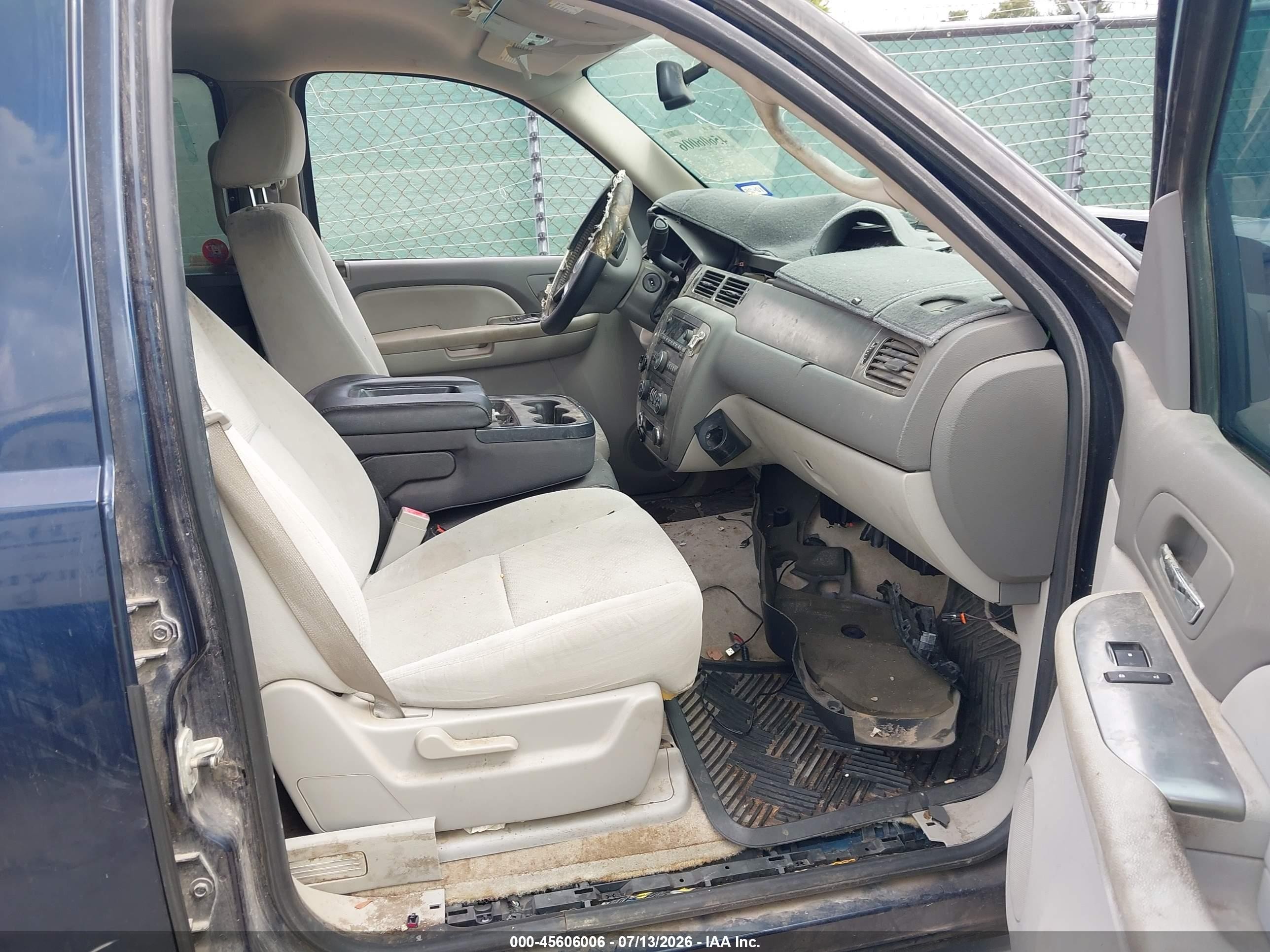 2007 Chevrolet Tahoe Ls Blue vin: 1GNFC13CX7R296008