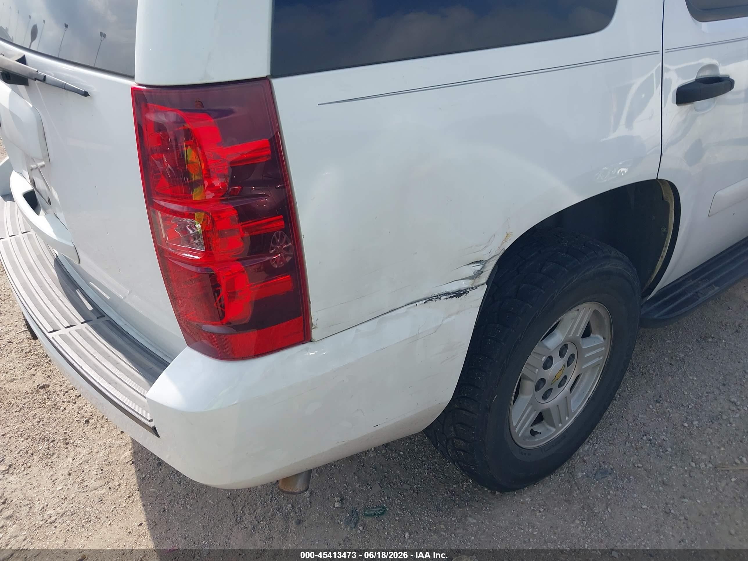 2008 Chevrolet Tahoe Ls White vin: 1GNFC13CX8R249840
