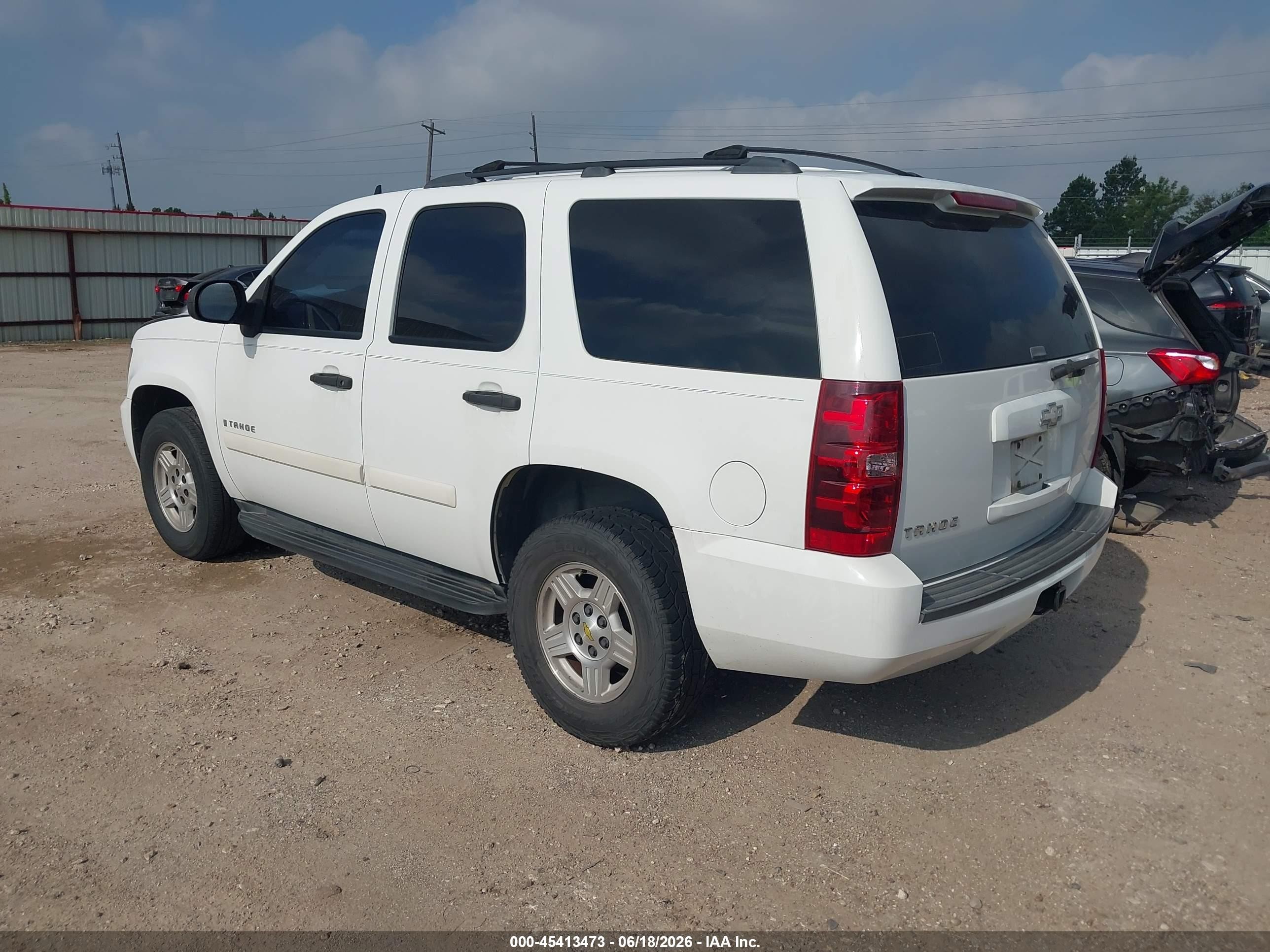 2008 Chevrolet Tahoe Ls White vin: 1GNFC13CX8R249840
