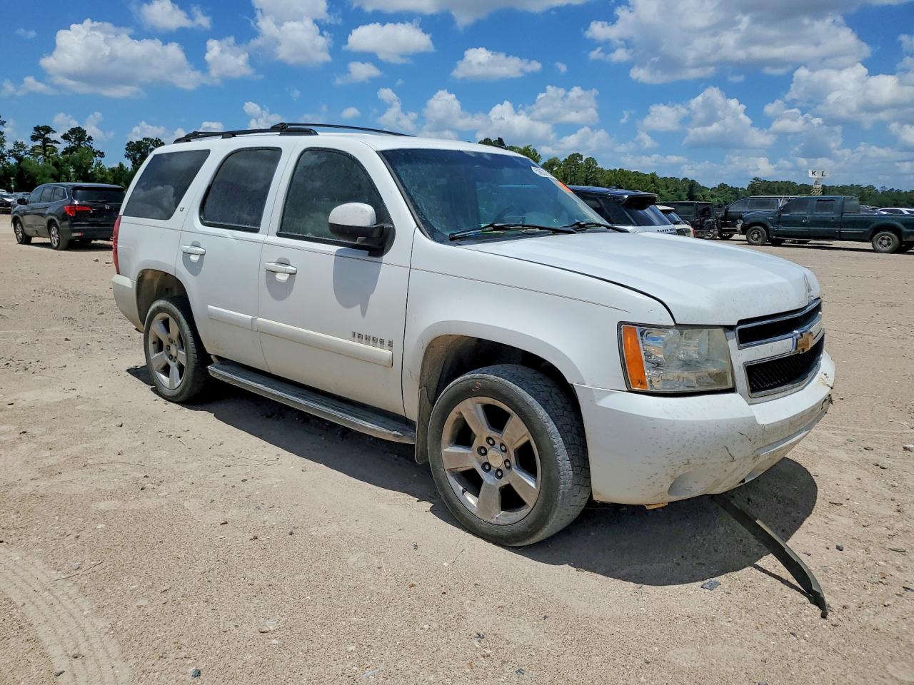 2007 Chevrolet Tahoe C1500 White vin: 1GNFC13J07R164955