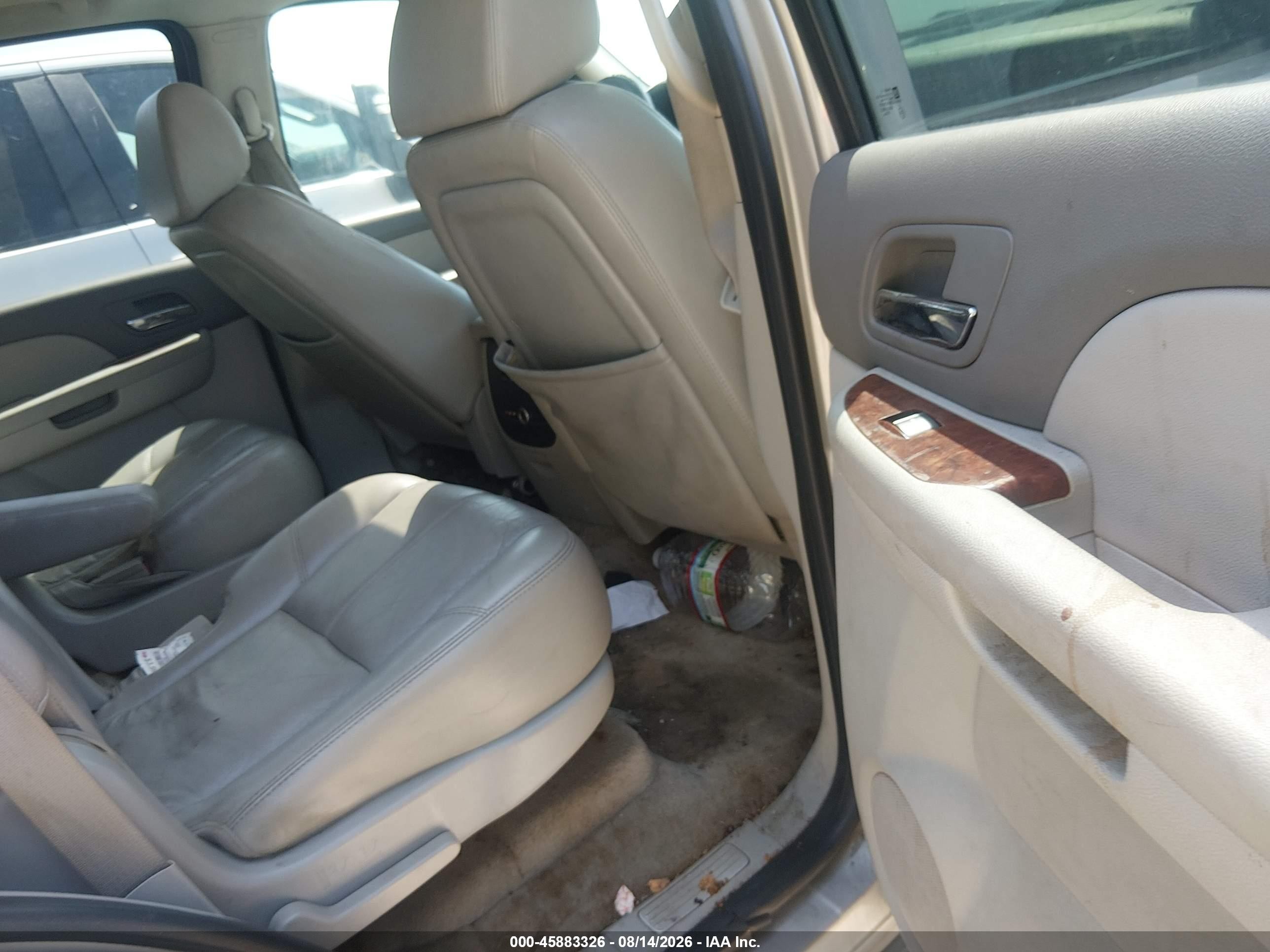 2007 Chevrolet Tahoe Ltz Beige vin: 1GNFC13J17R103727