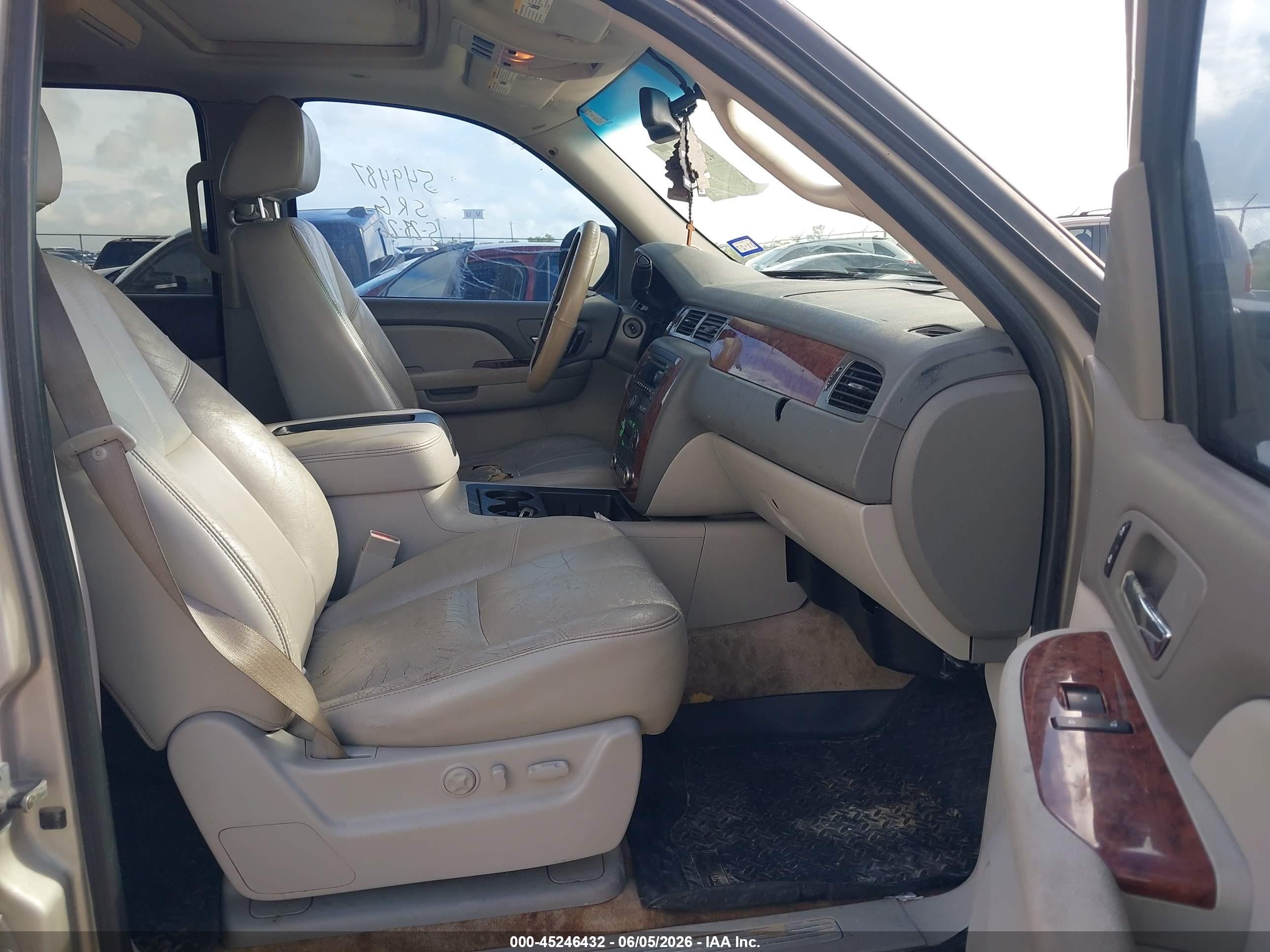 2007 Chevrolet Tahoe Lt Silver vin: 1GNFC13J27R120309