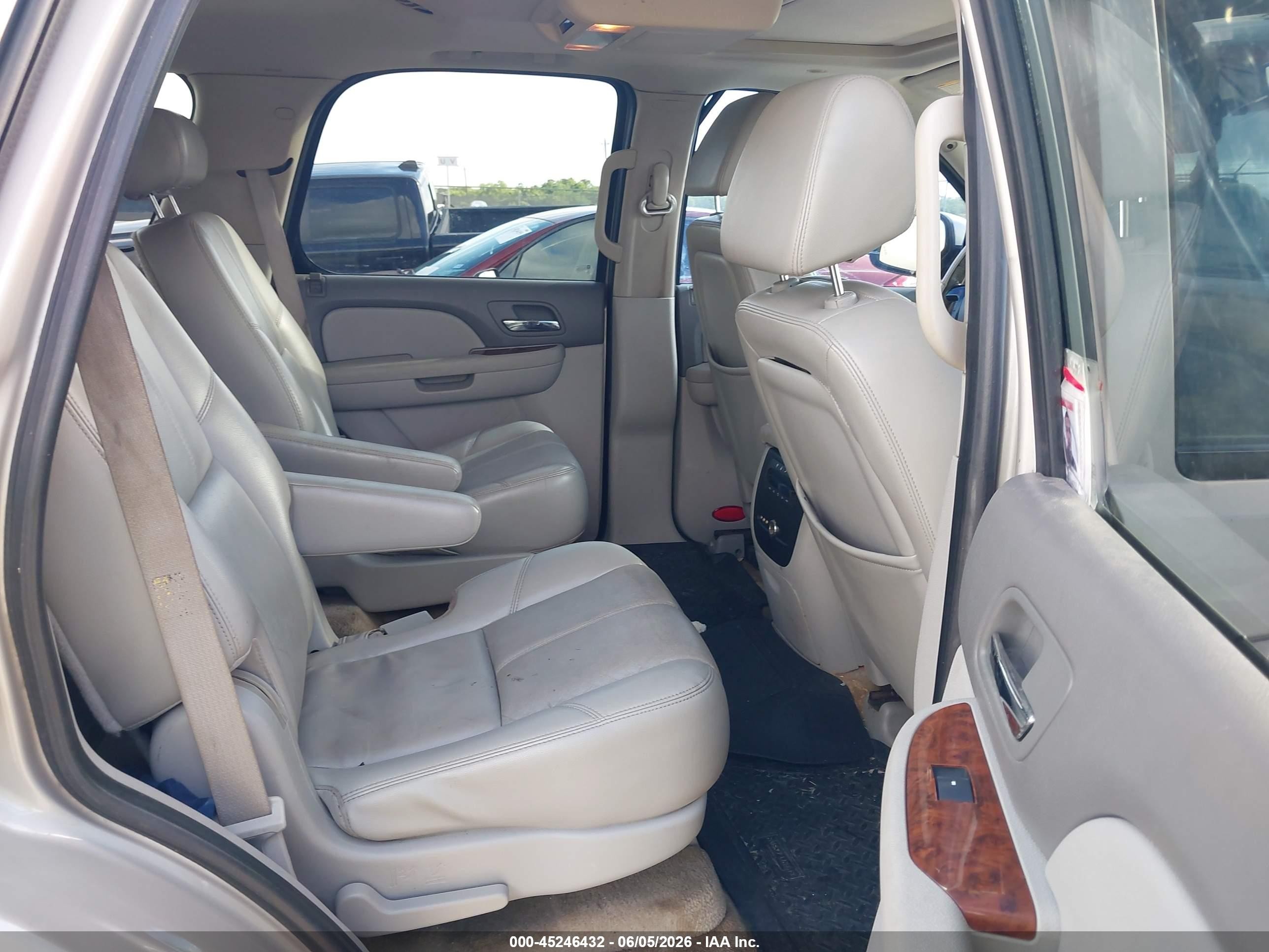 2007 Chevrolet Tahoe Lt Silver vin: 1GNFC13J27R120309
