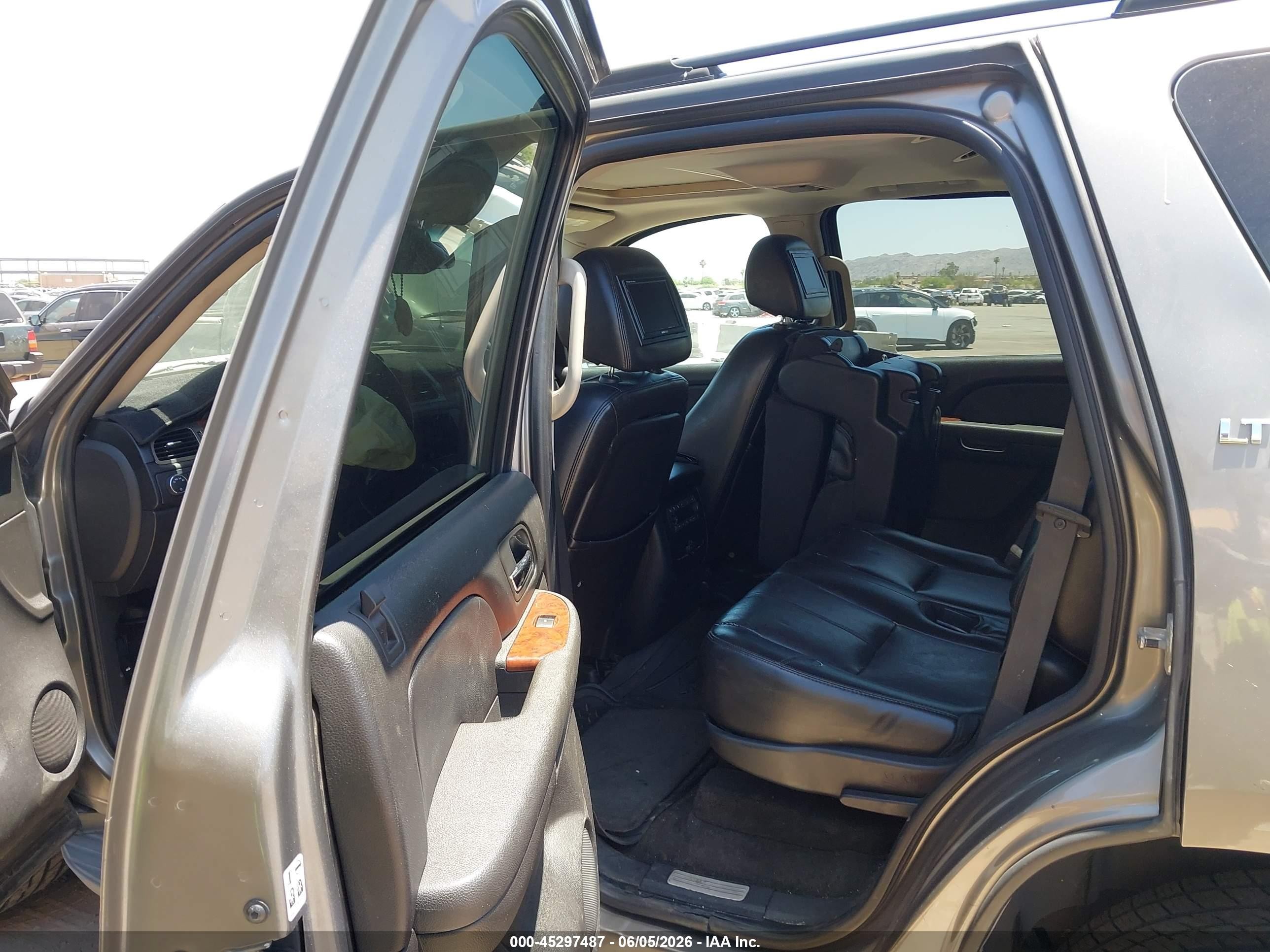 2007 Chevrolet Tahoe Ltz Gray vin: 1GNFC13J27R253376