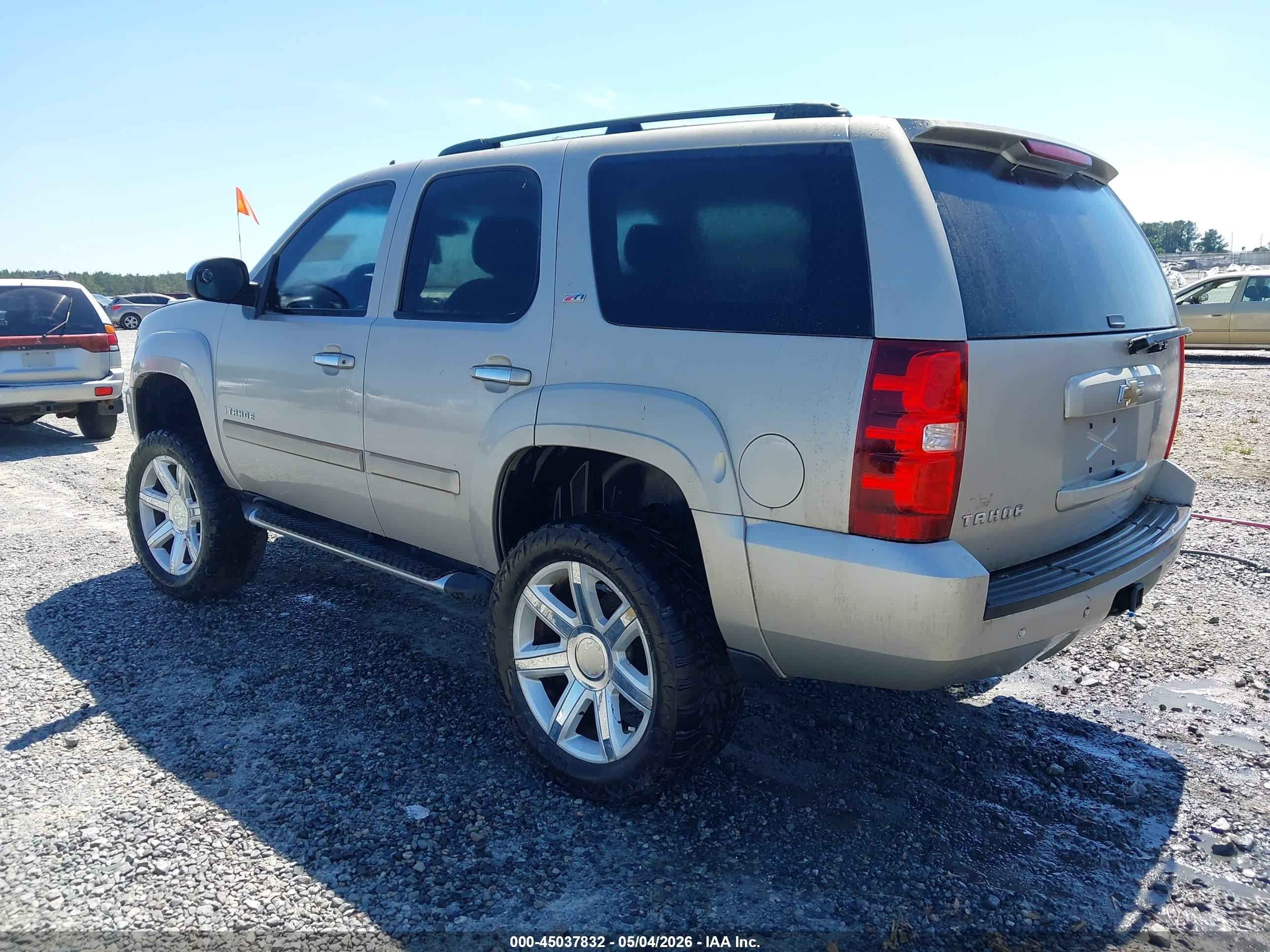 2007 Chevrolet Tahoe Lt Silver vin: 1GNFC13J27R424417