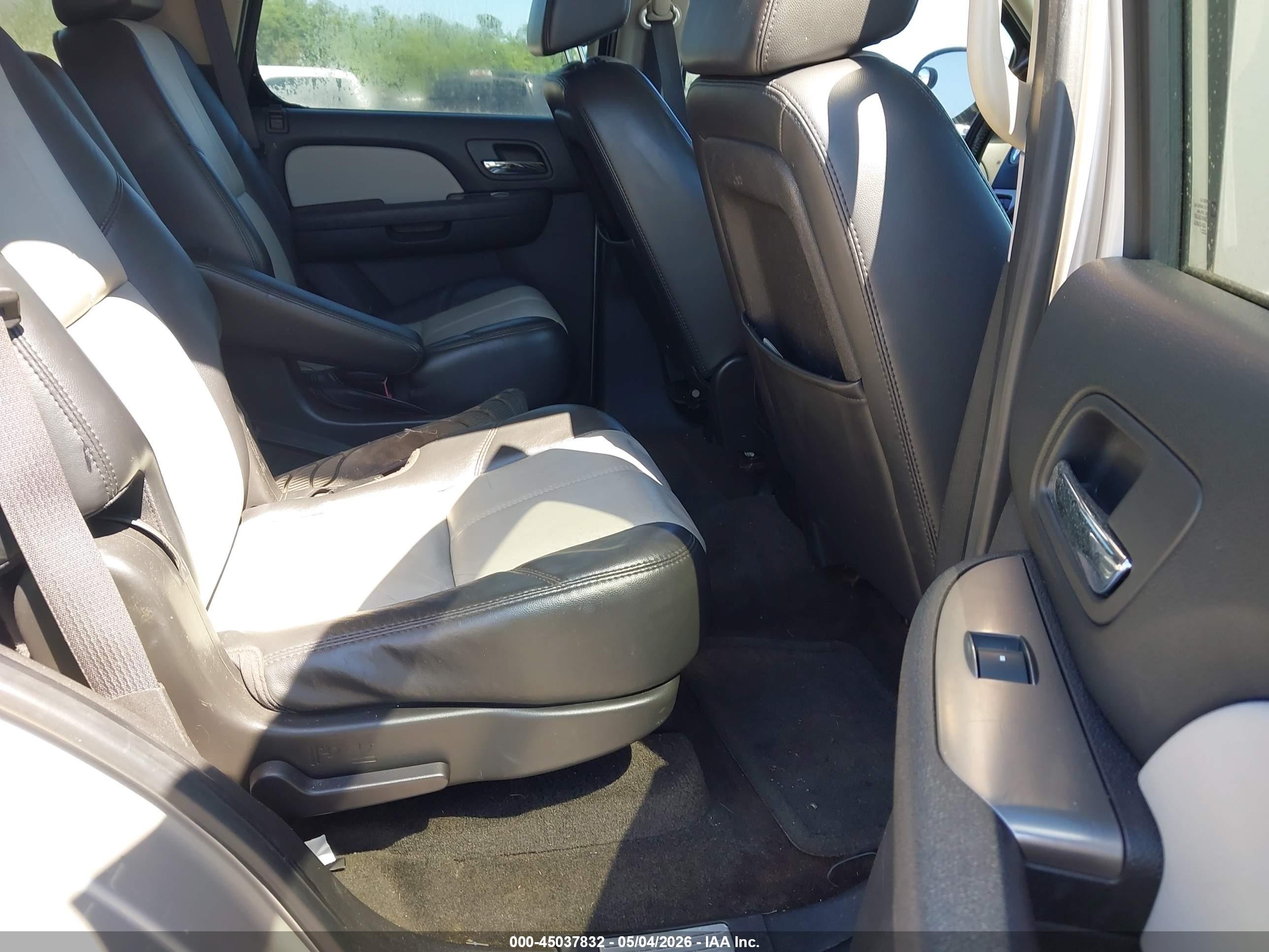 2007 Chevrolet Tahoe Lt Silver vin: 1GNFC13J27R424417