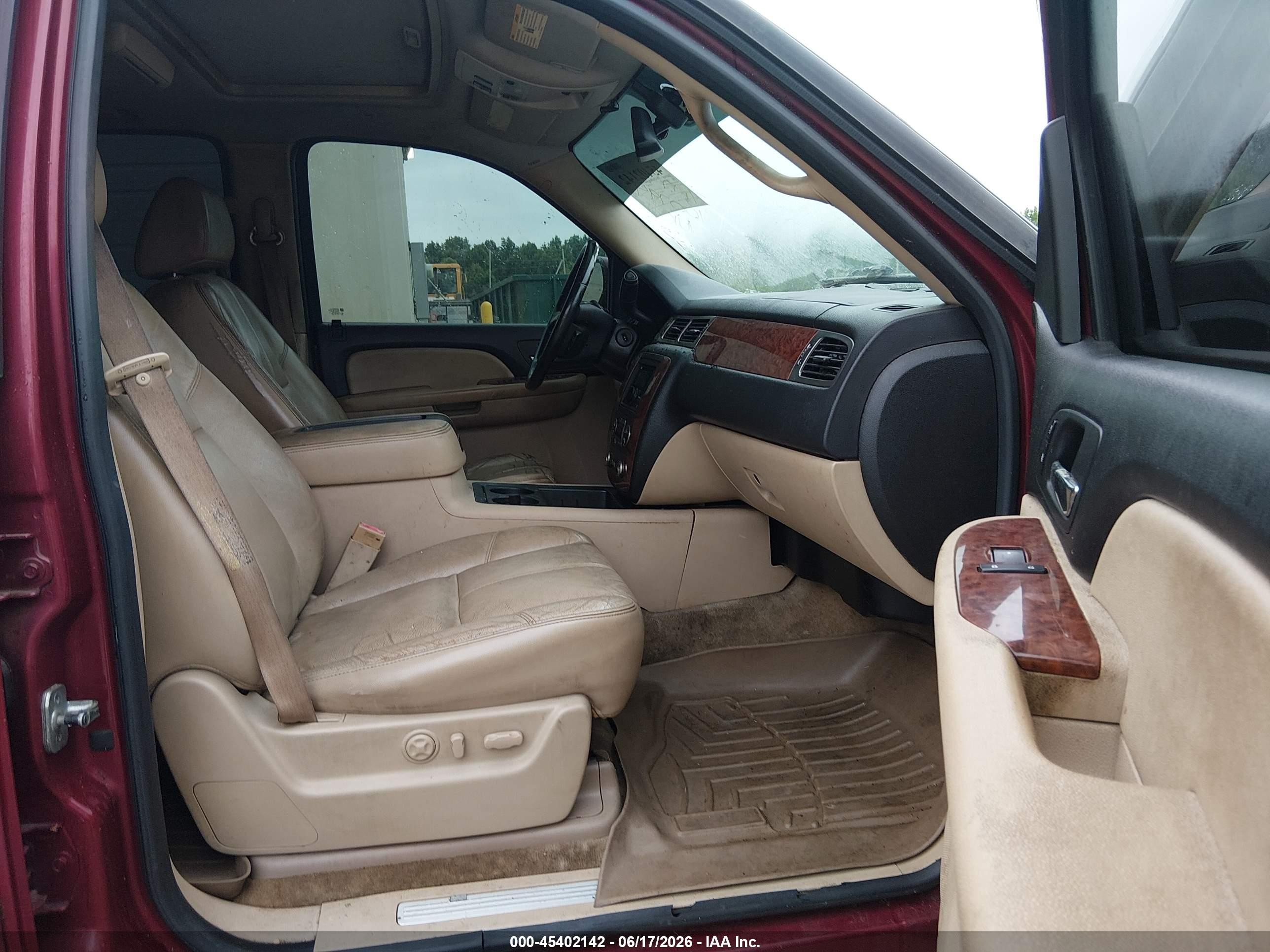2007 Chevrolet Tahoe Lt Maroon vin: 1GNFC13J37J100794