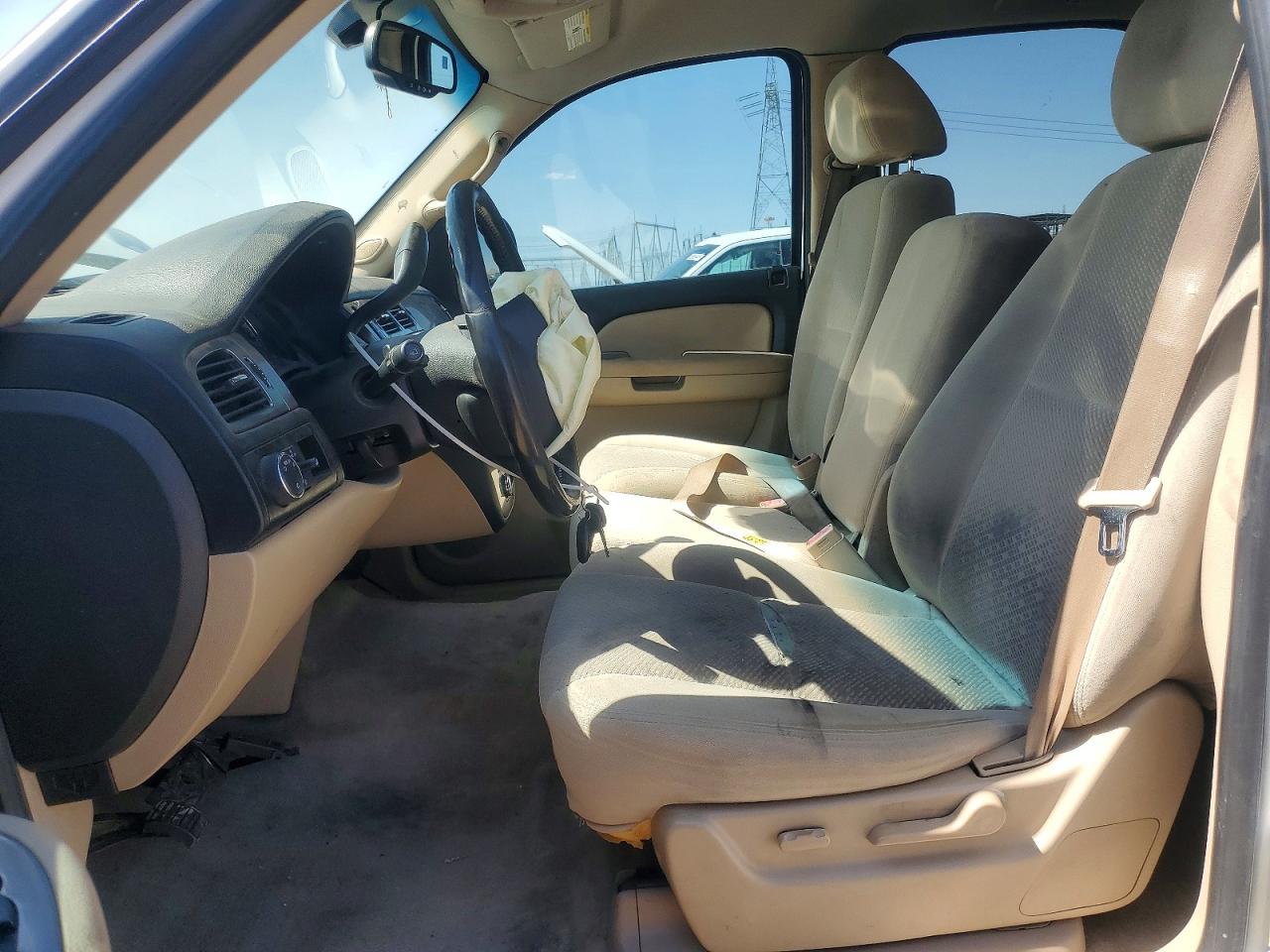 2007 Chevrolet Tahoe C1500 Белый vin: 1GNFC13J37J130524