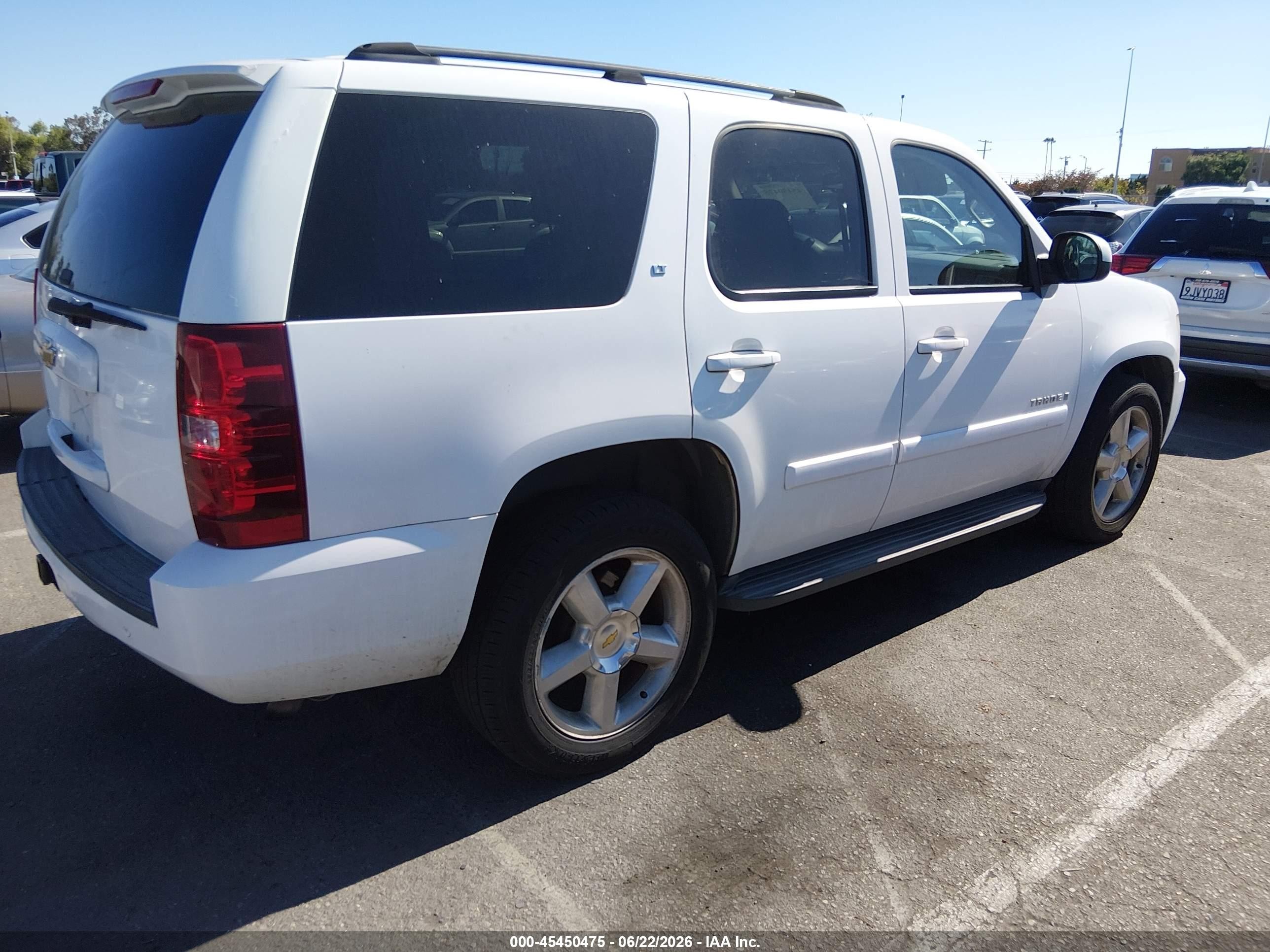 2007 Chevrolet Tahoe Lt White vin: 1GNFC13J37R109884