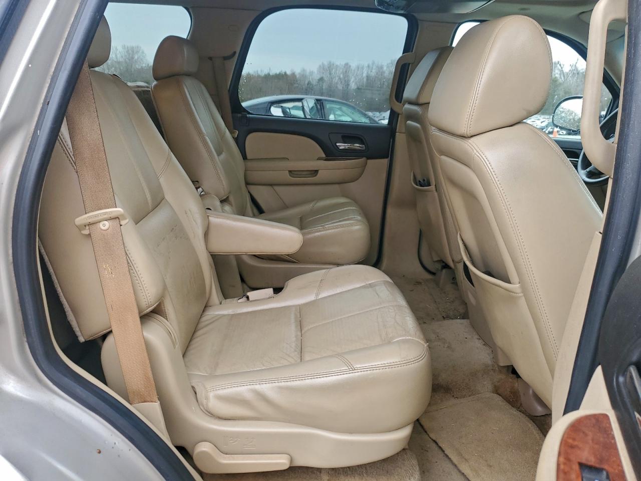 2007 Chevrolet Tahoe C1500 Silver vin: 1GNFC13J37R137412