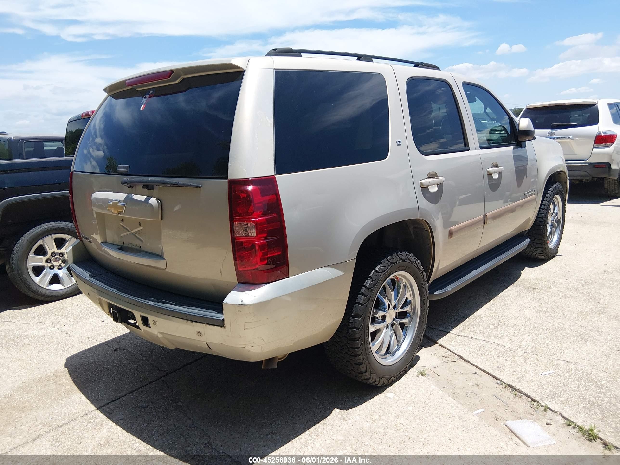 2007 Chevrolet Tahoe Lt Beige vin: 1GNFC13J37R177828