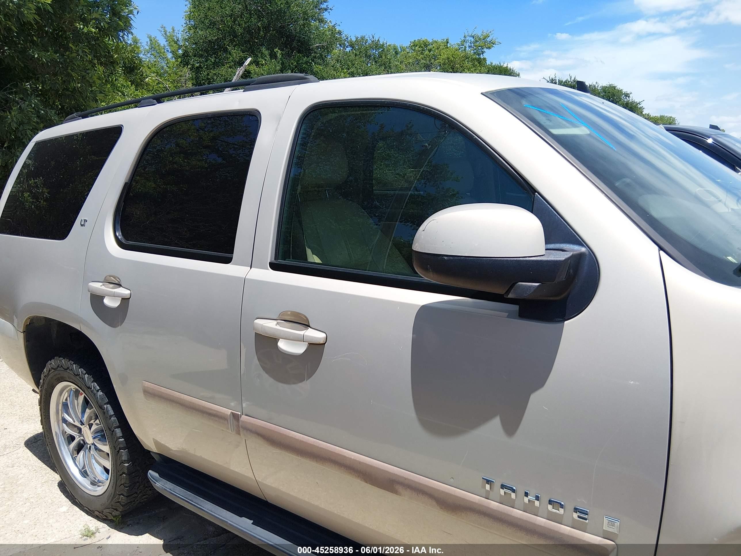 2007 Chevrolet Tahoe Lt Beige vin: 1GNFC13J37R177828