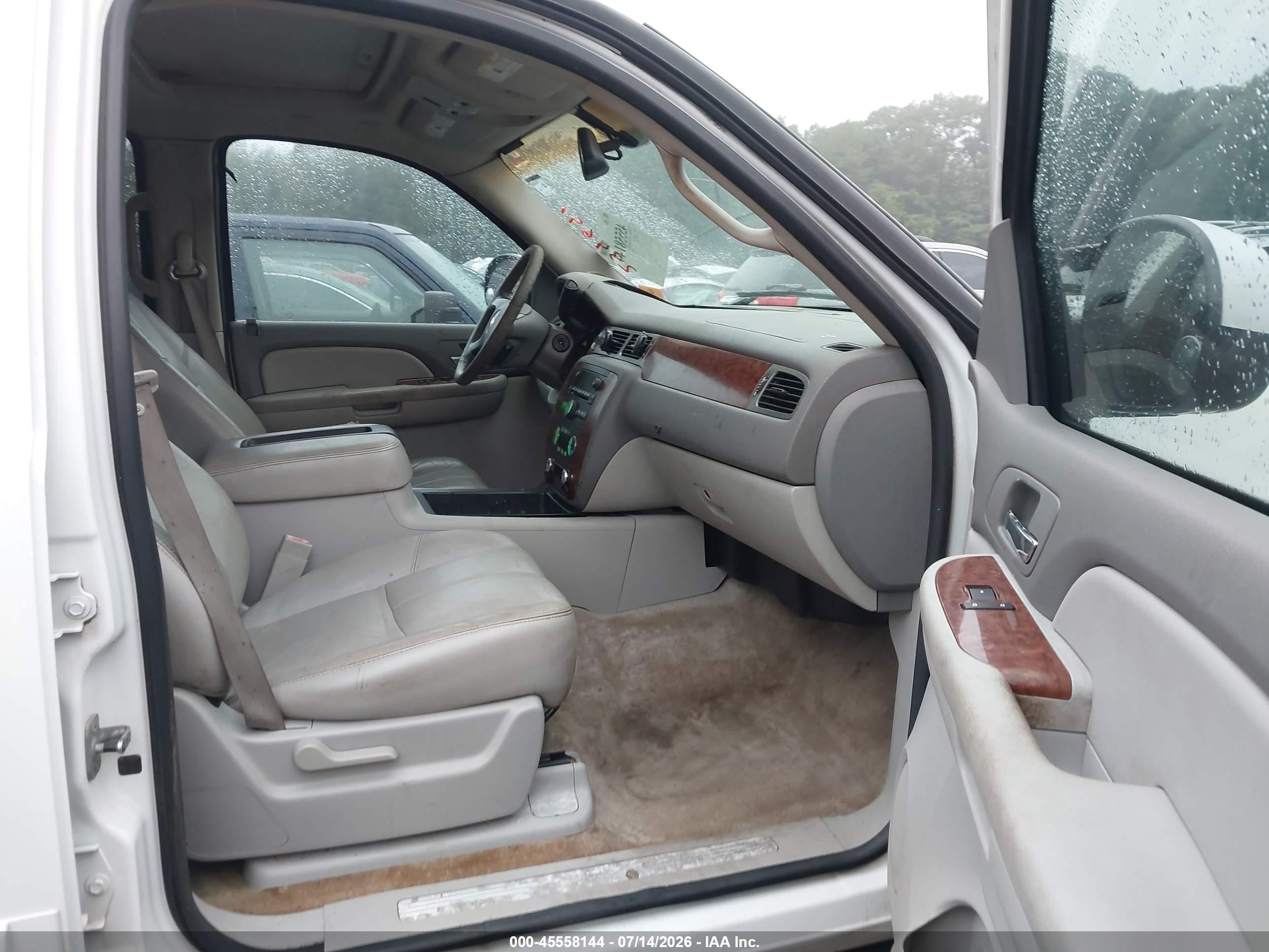 2007 Chevrolet Tahoe Lt White vin: 1GNFC13J37R234691
