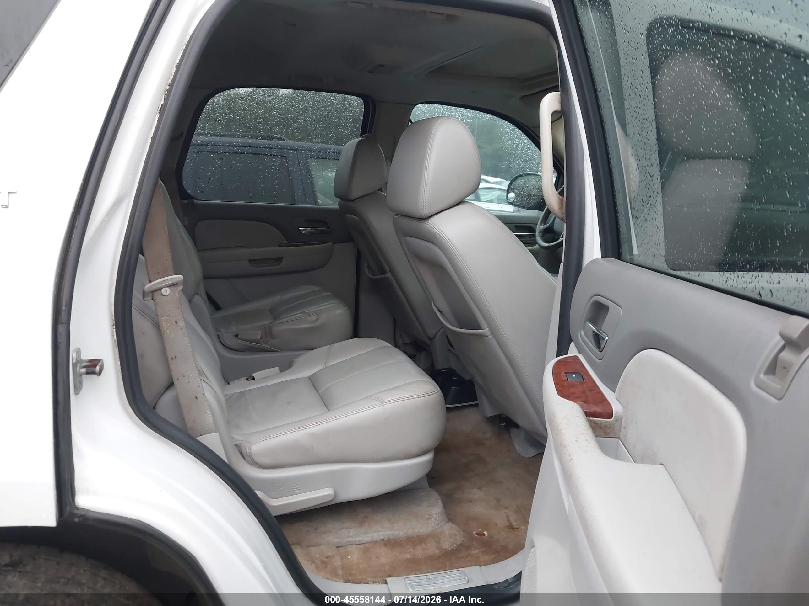 2007 Chevrolet Tahoe Lt White vin: 1GNFC13J37R234691