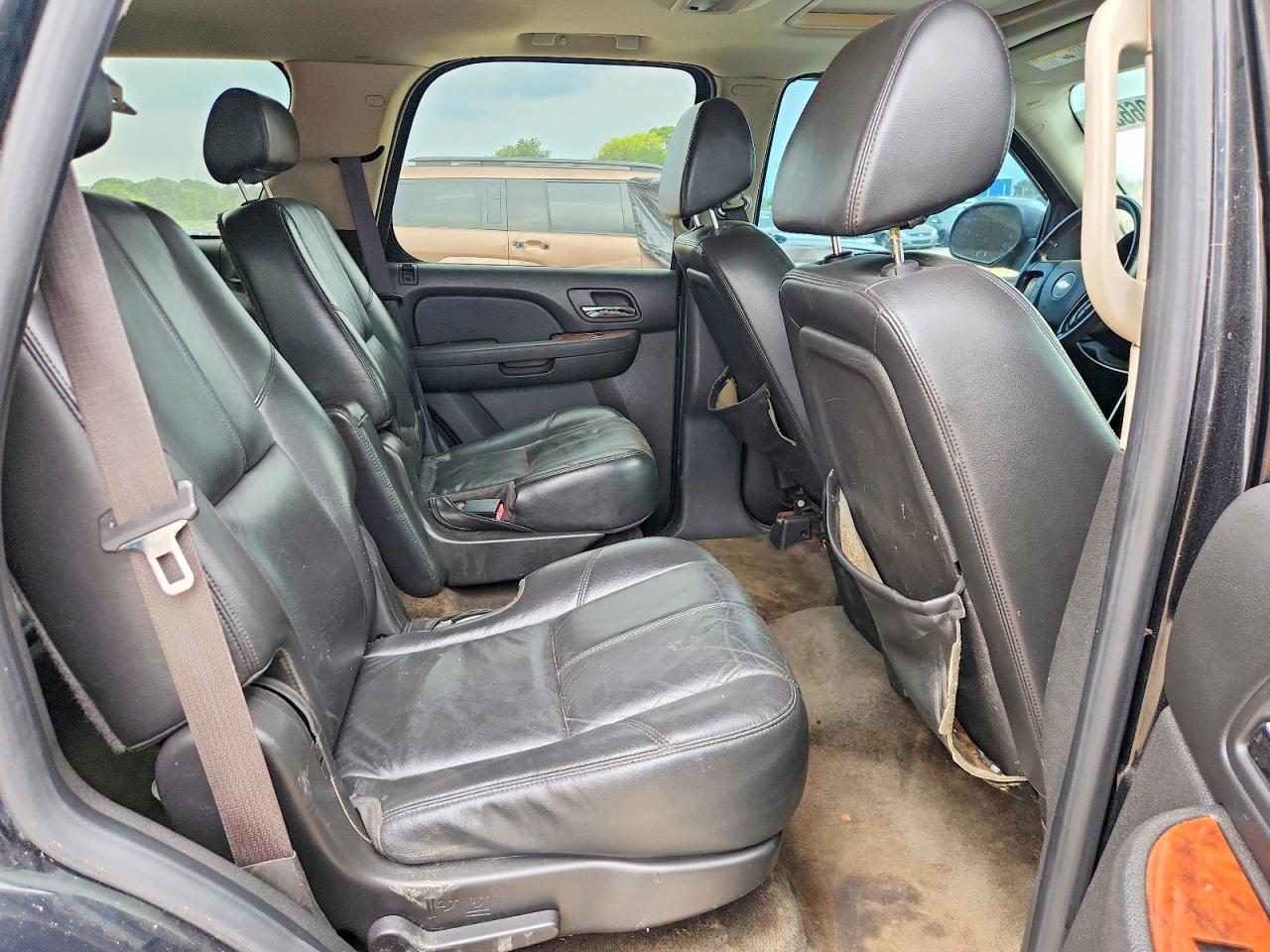 2008 Chevrolet Tahoe C1500 Черный vin: 1GNFC13J38J155800