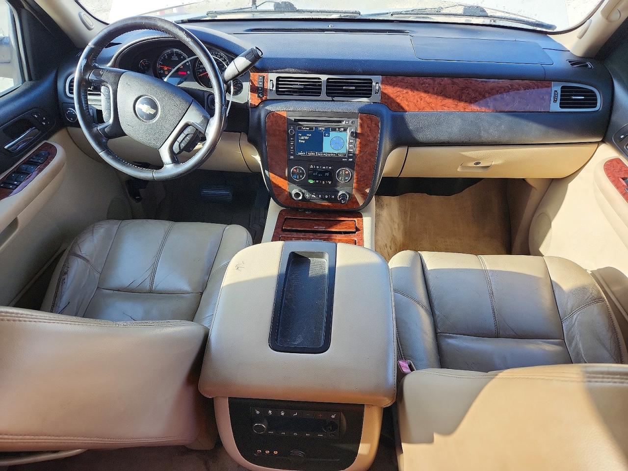 2008 Chevrolet Tahoe C1500 Белый vin: 1GNFC13J48R197023
