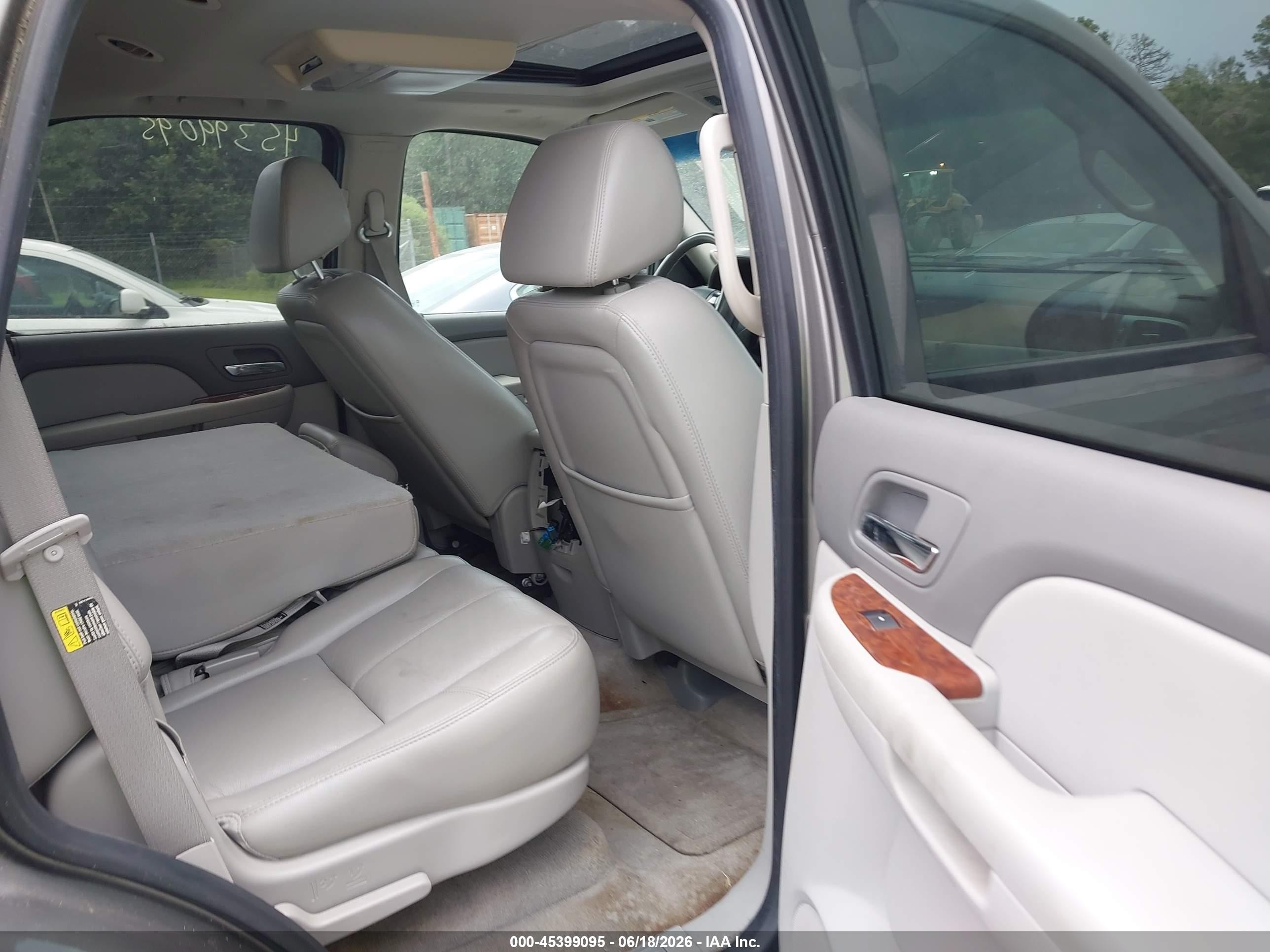 2007 Chevrolet Tahoe Lt Gray vin: 1GNFC13J57J131691