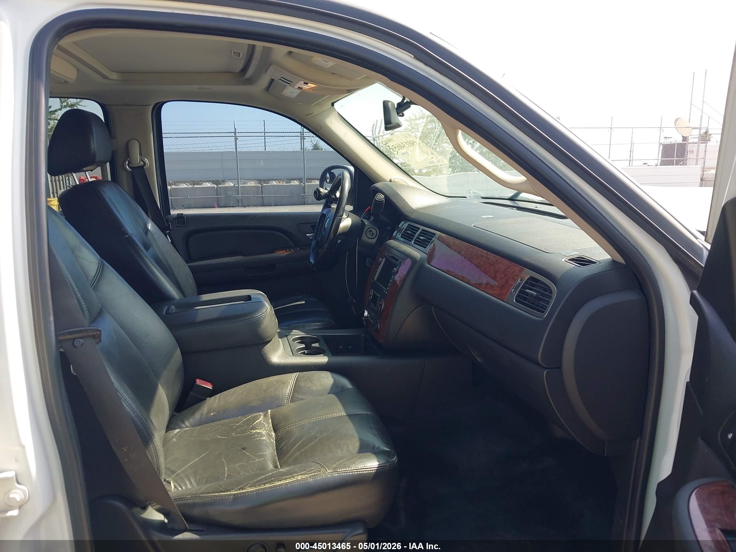 2007 Chevrolet Tahoe Lt White vin: 1GNFC13J67R104713