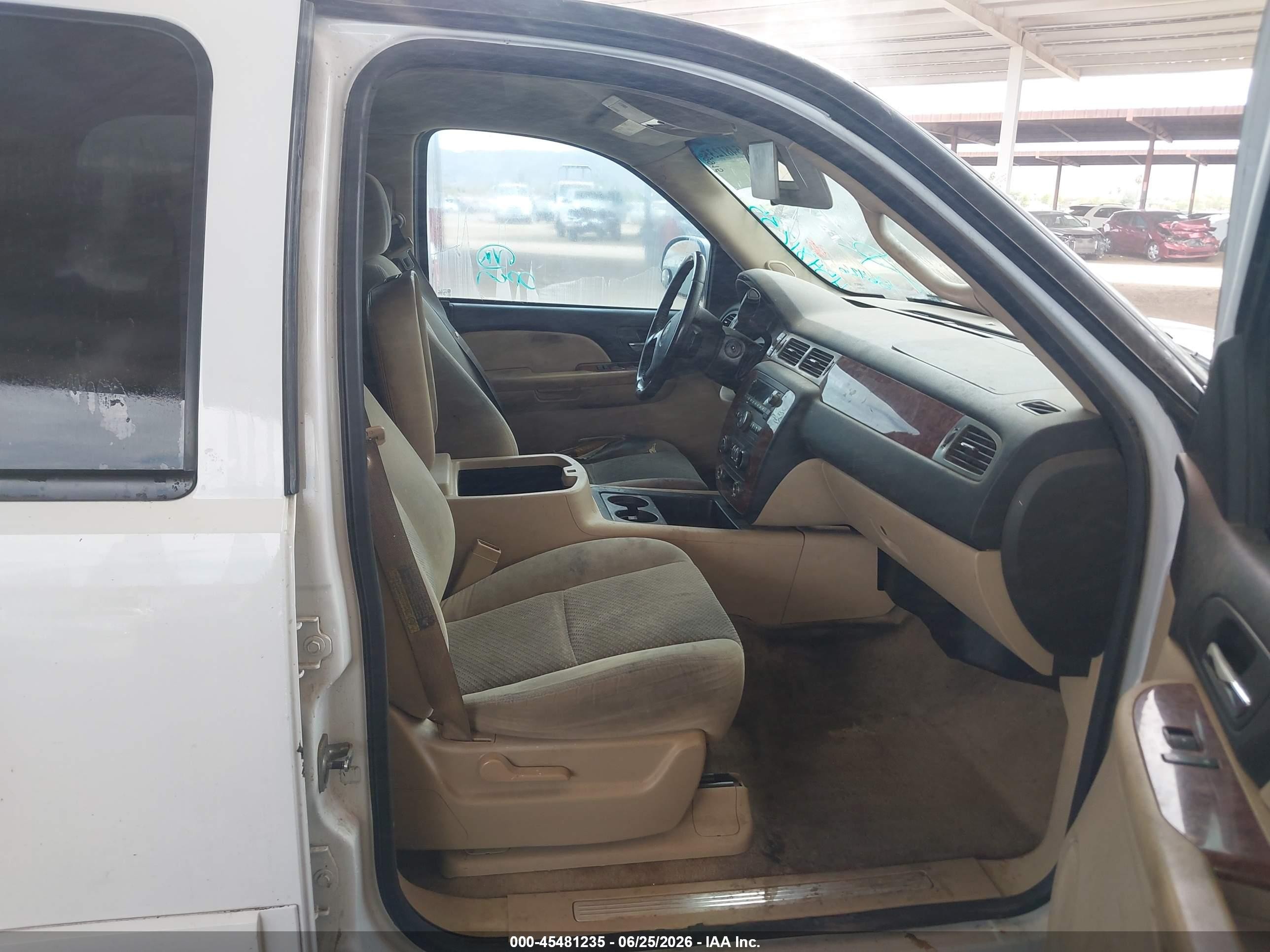 2007 Chevrolet Tahoe Lt White vin: 1GNFC13J67R186426