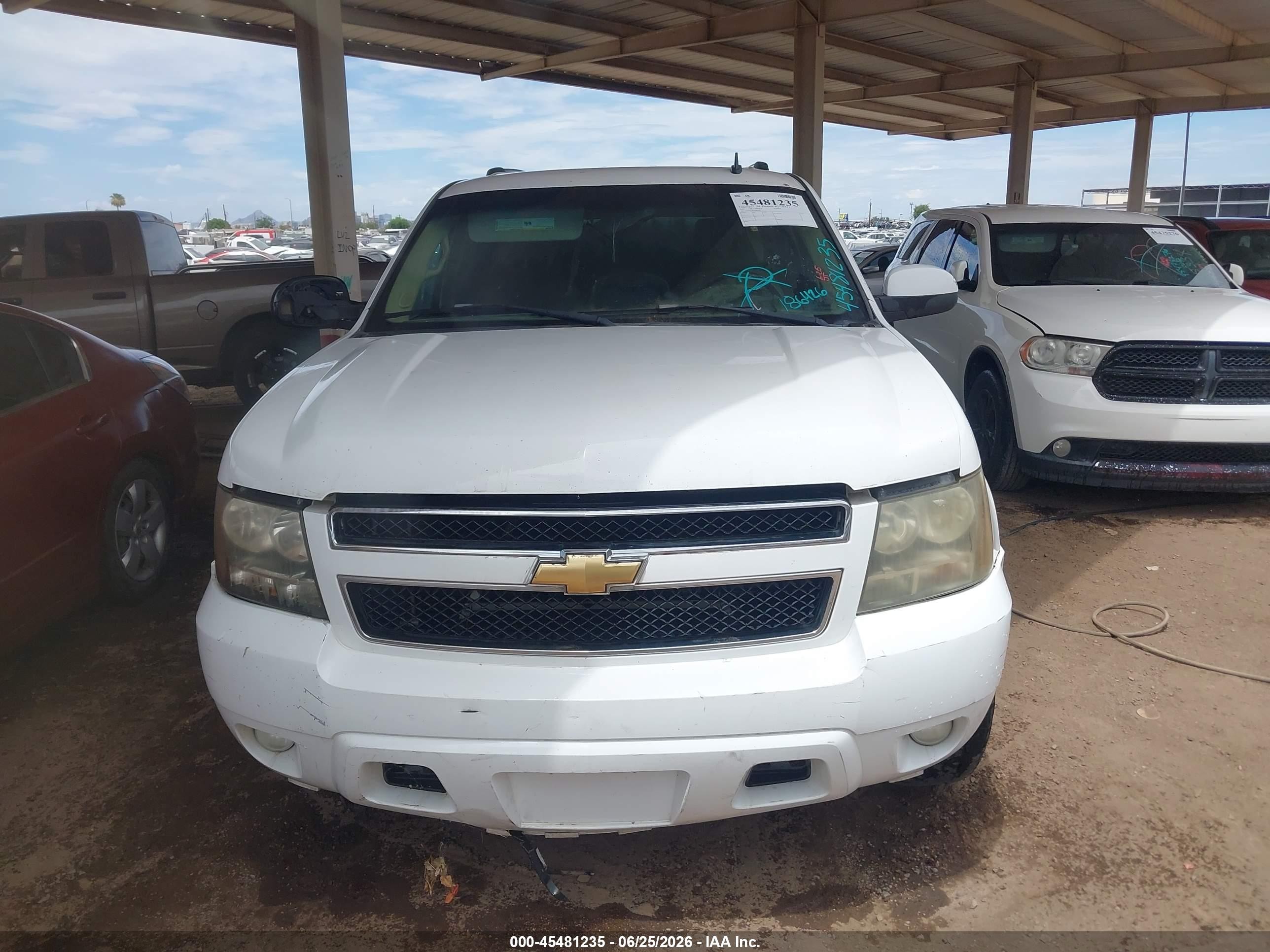 2007 Chevrolet Tahoe Lt White vin: 1GNFC13J67R186426