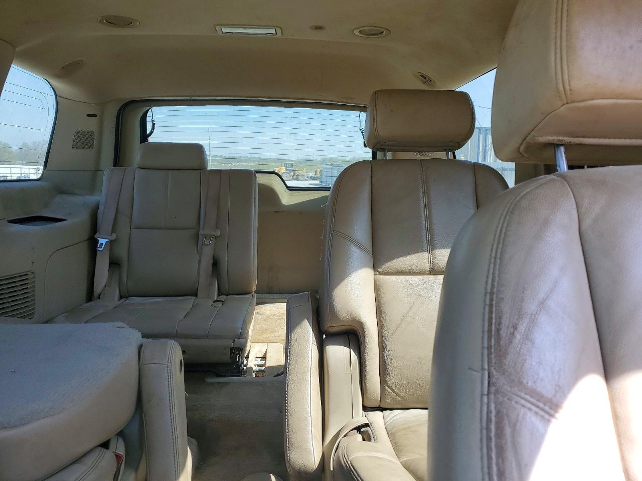 2008 Chevrolet Tahoe C1500 White vin: 1GNFC13J68R264818