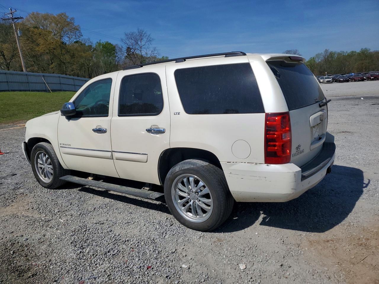 2008 Chevrolet Tahoe C1500 White vin: 1GNFC13J68R264818