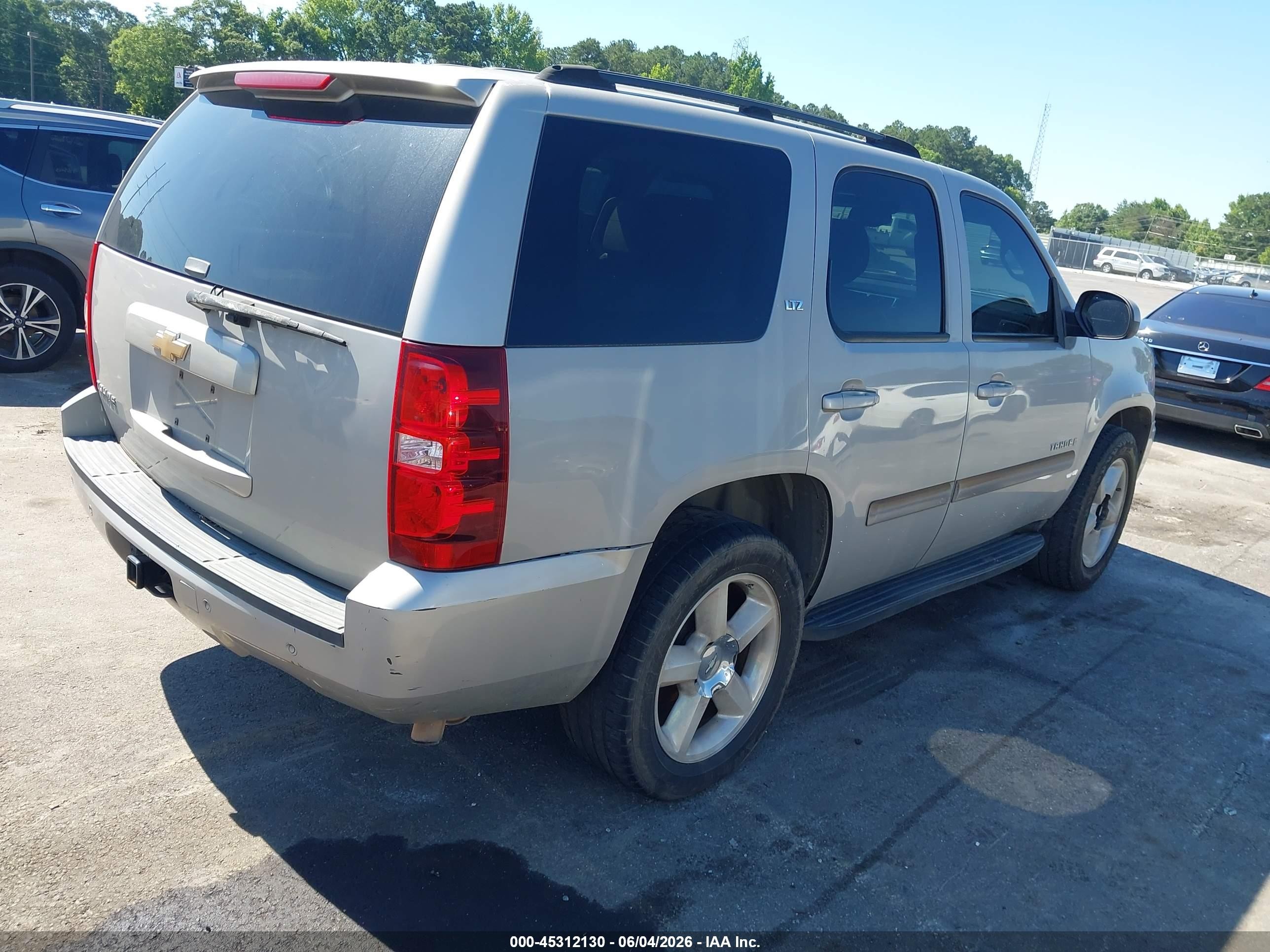 2007 Chevrolet Tahoe Ltz Gray vin: 1GNFC13J77J110762