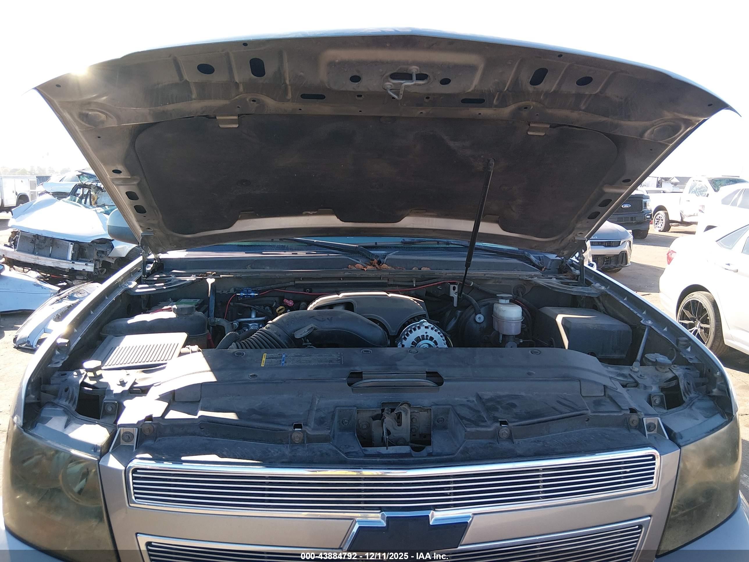 2007 Chevrolet Tahoe Lt Gray vin: 1GNFC13J87J264297