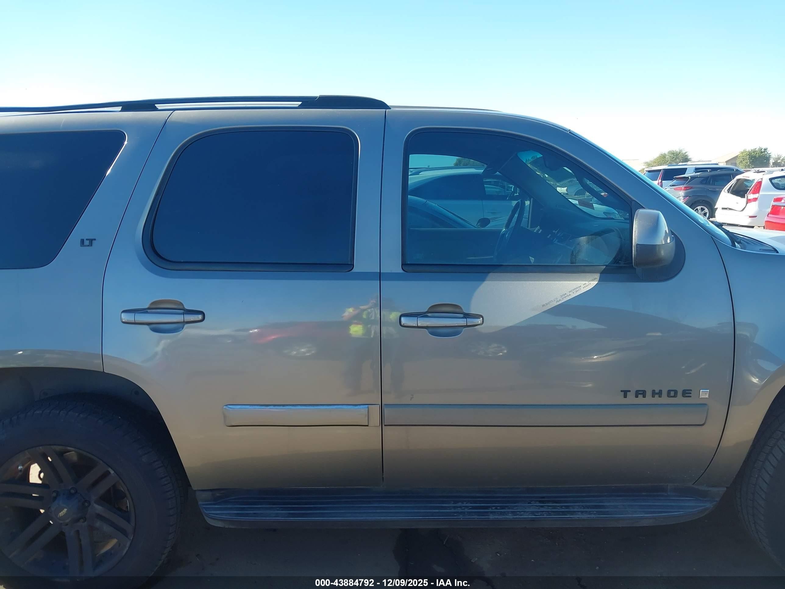 2007 Chevrolet Tahoe Lt Gray vin: 1GNFC13J87J264297