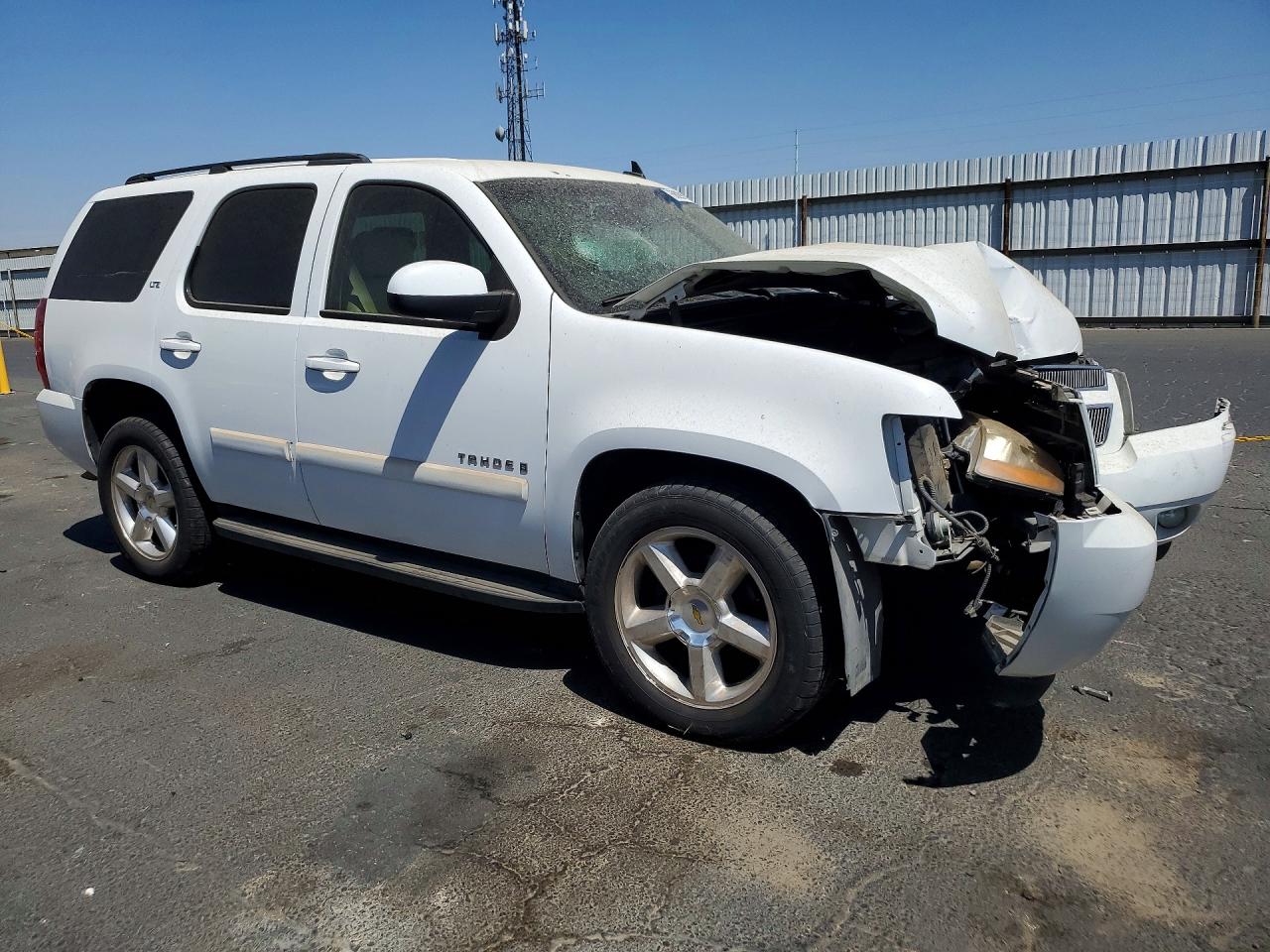 2007 Chevrolet Tahoe C1500 Белый vin: 1GNFC13J87R141052
