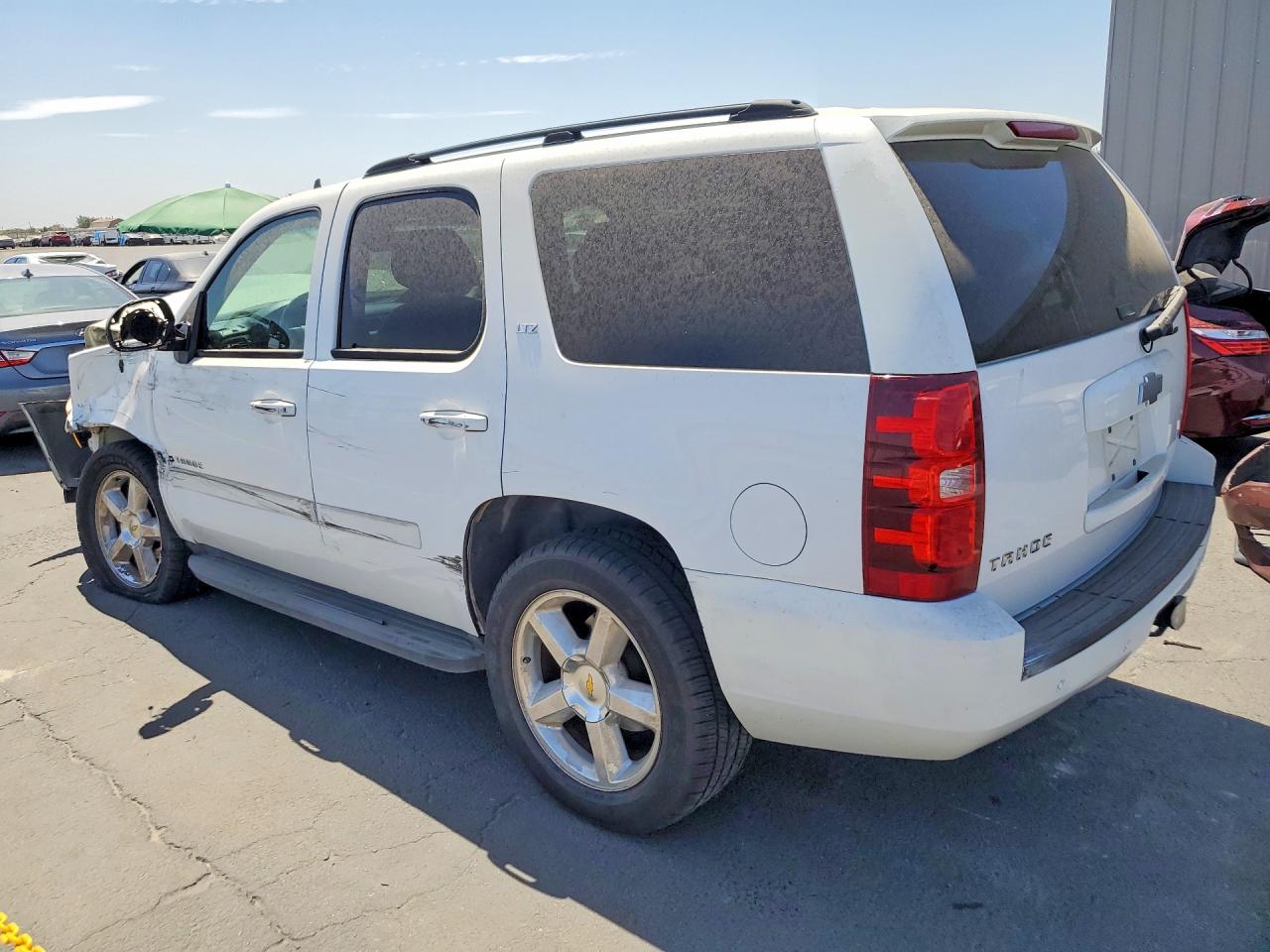 2007 Chevrolet Tahoe C1500 Белый vin: 1GNFC13J87R141052