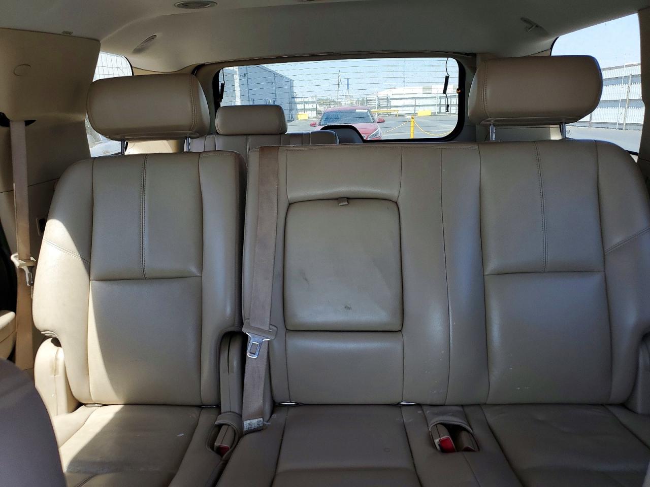 2007 Chevrolet Tahoe C1500 Белый vin: 1GNFC13J87R141052