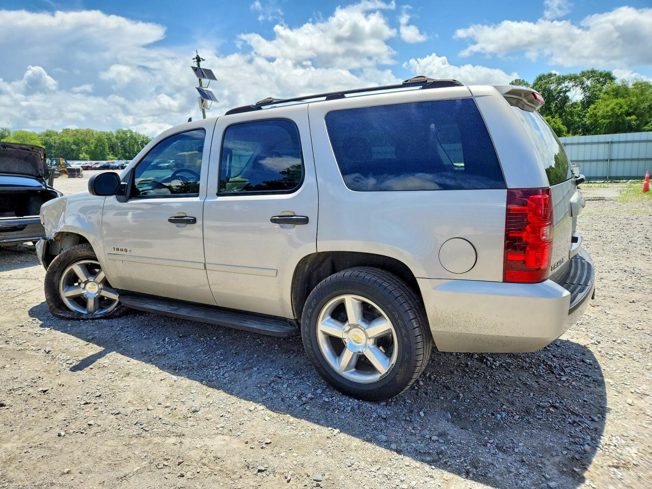 2007 Chevrolet Tahoe C1500 Beige vin: 1GNFC13J87R151130