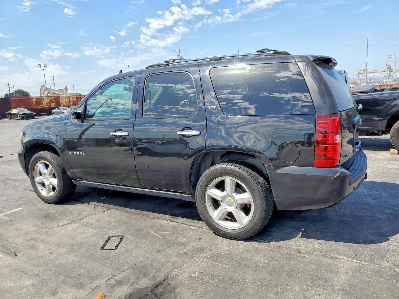 2007 Chevrolet Tahoe C1500 Черный vin: 1GNFC13J87R299732