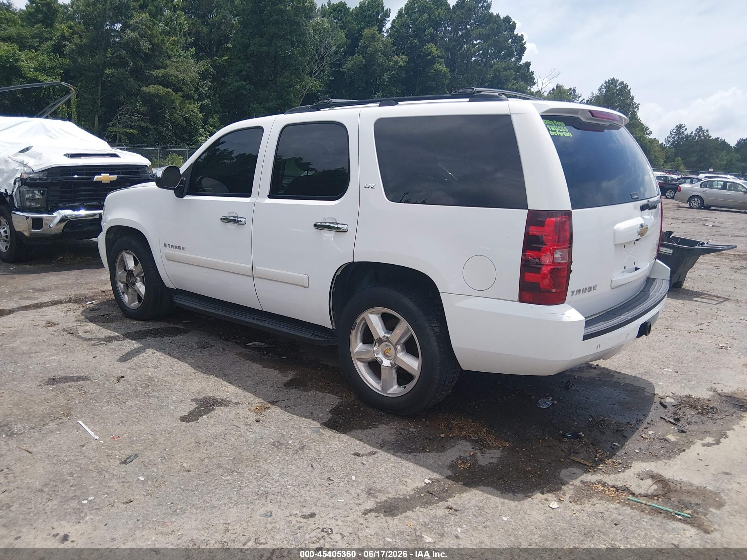 2007 Chevrolet Tahoe Ltz White vin: 1GNFC13J87R346032
