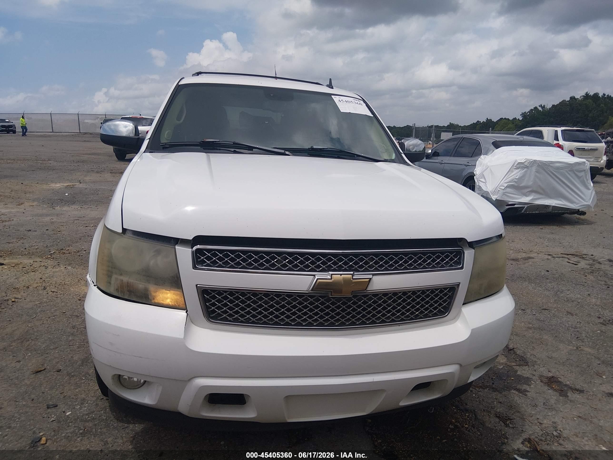 2007 Chevrolet Tahoe Ltz White vin: 1GNFC13J87R346032