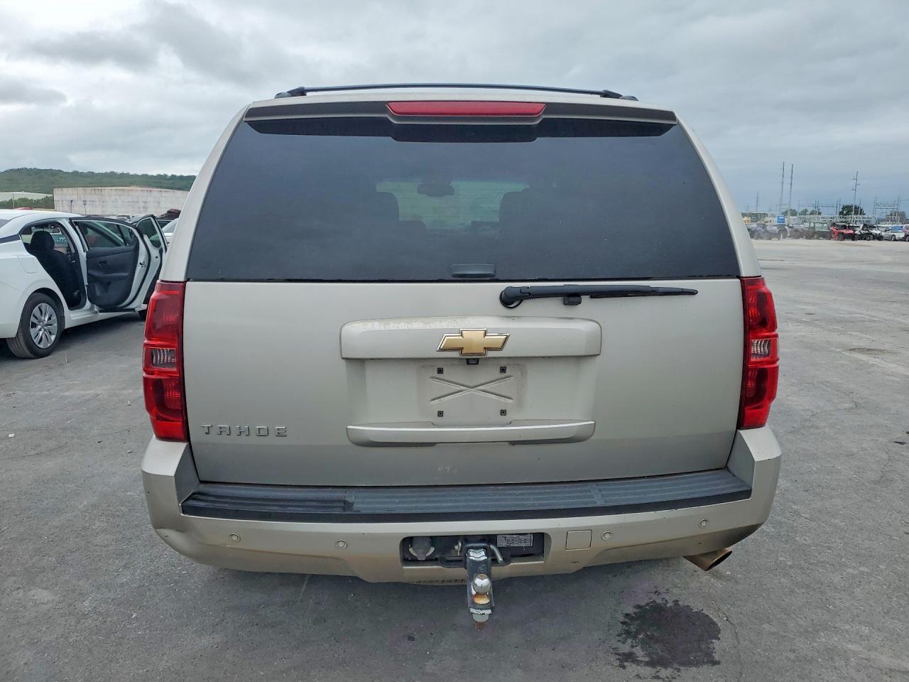 2007 Chevrolet Tahoe C1500 Silver vin: 1GNFC13J97R147975