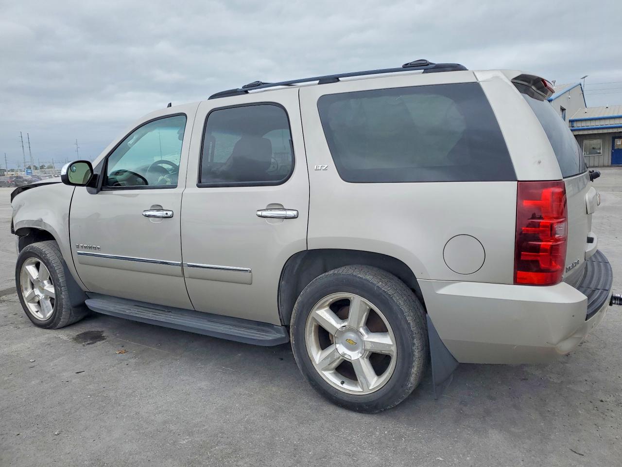 2007 Chevrolet Tahoe C1500 Silver vin: 1GNFC13J97R147975