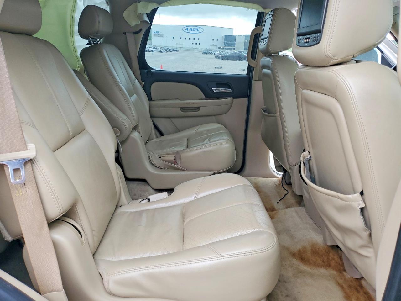 2007 Chevrolet Tahoe C1500 Silver vin: 1GNFC13J97R147975
