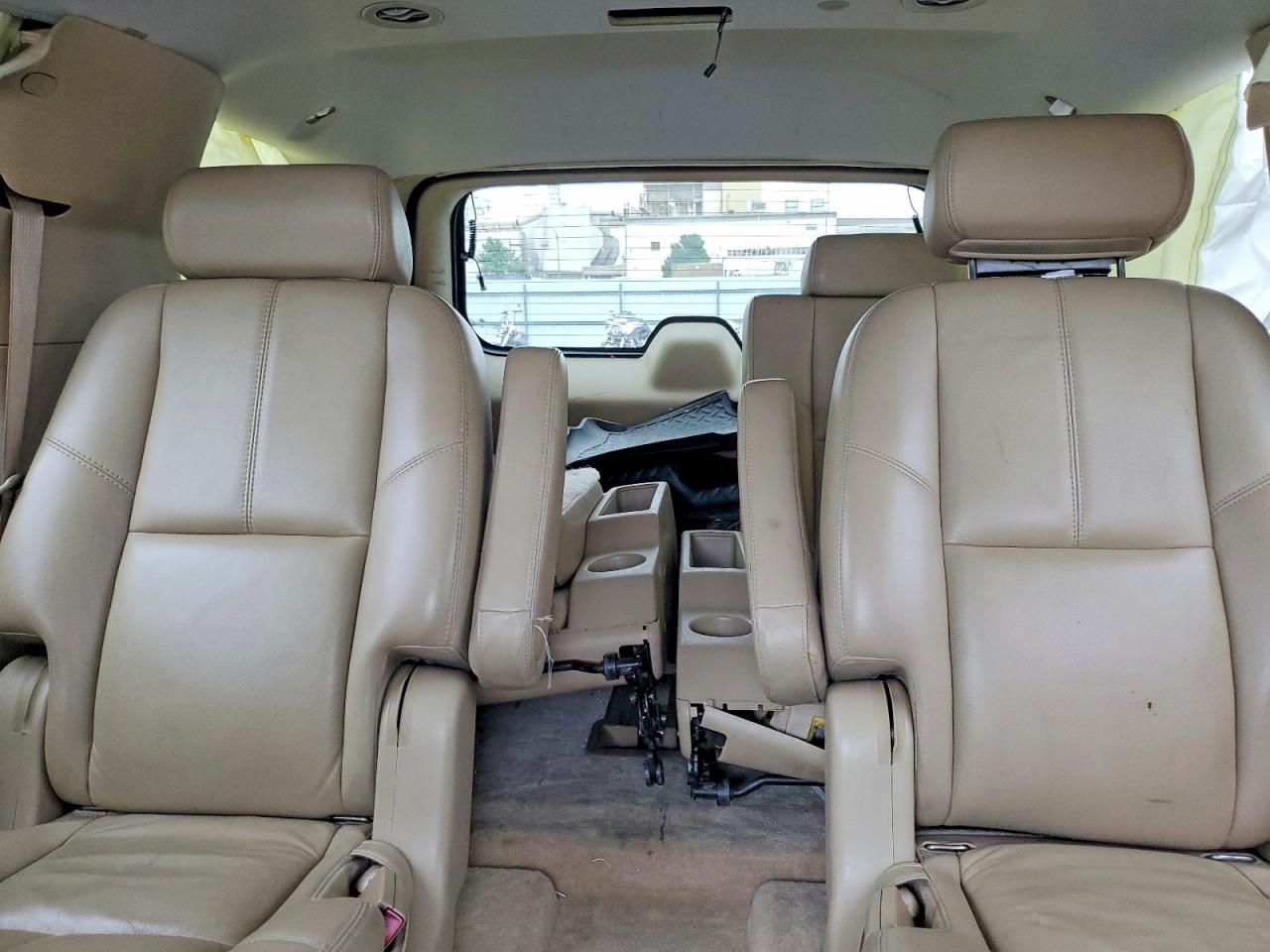 2007 Chevrolet Tahoe C1500 Silver vin: 1GNFC13J97R147975