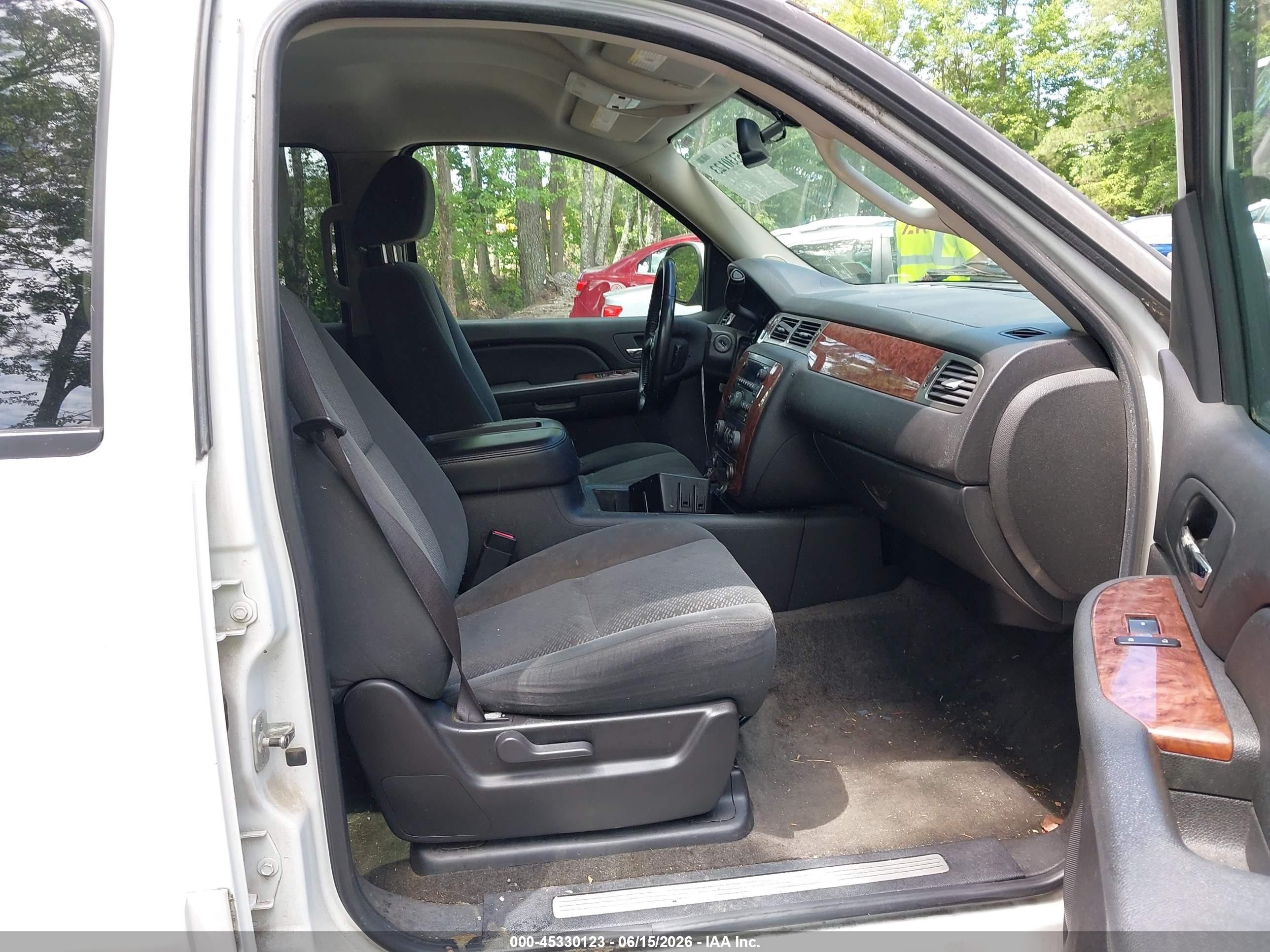 2007 Chevrolet Tahoe Lt Белый vin: 1GNFC13J97R178563
