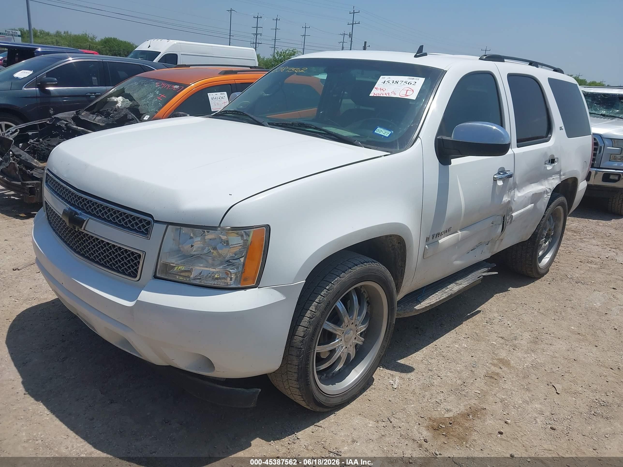 2008 Chevrolet Tahoe Ltz White vin: 1GNFC13J98R157732