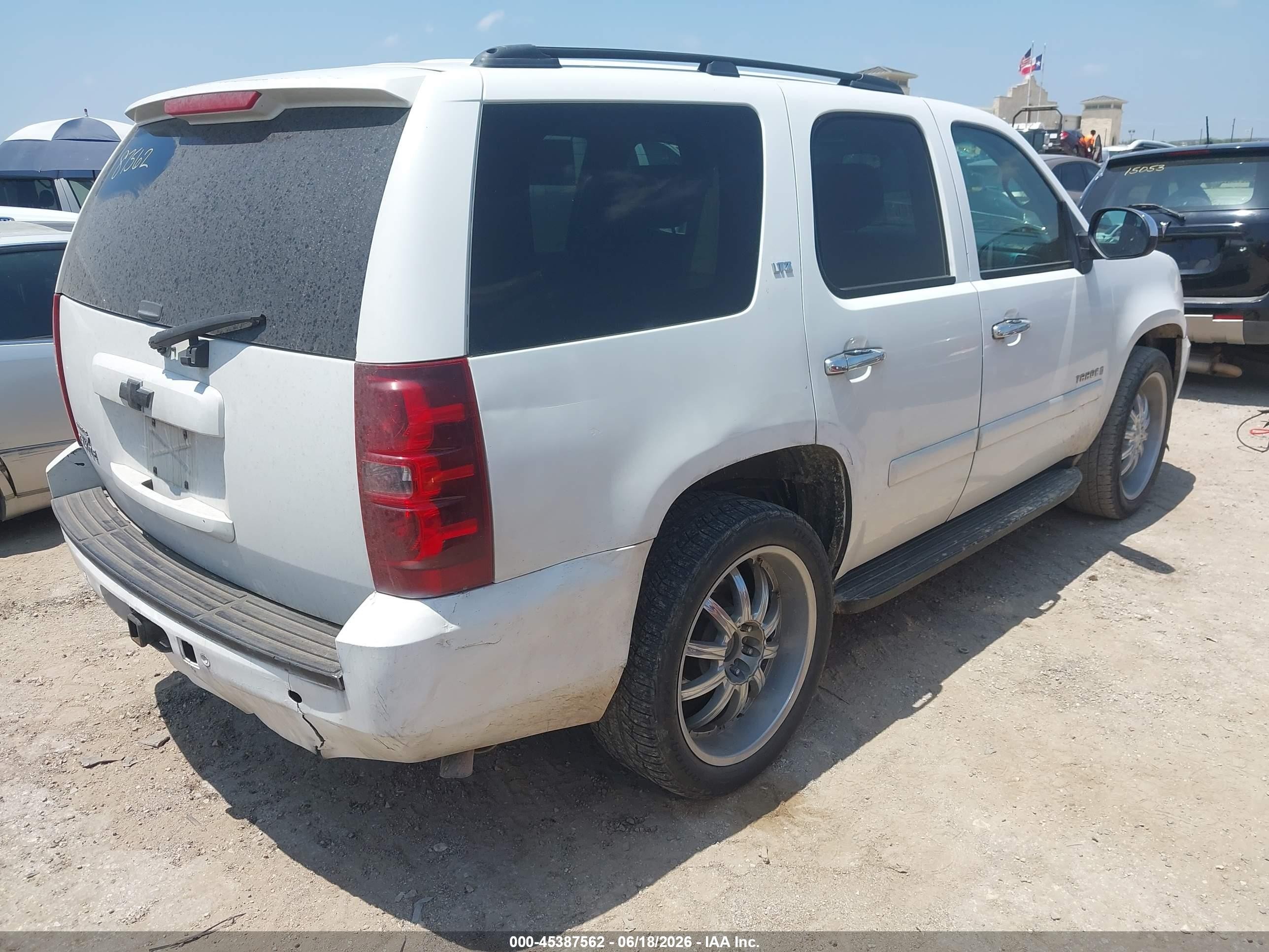 2008 Chevrolet Tahoe Ltz White vin: 1GNFC13J98R157732