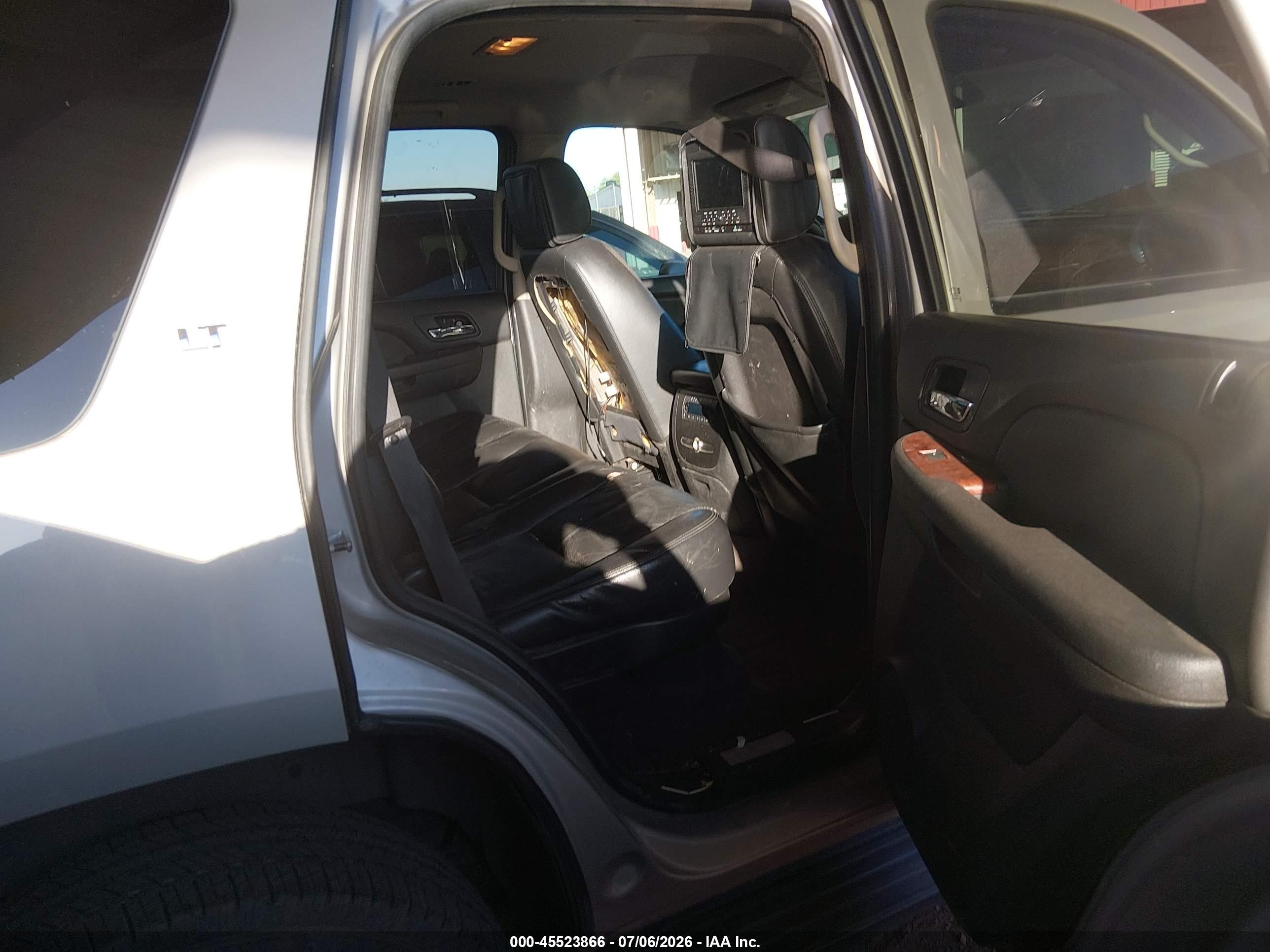 2008 Chevrolet Tahoe Lt Beige vin: 1GNFC13JX8J180368