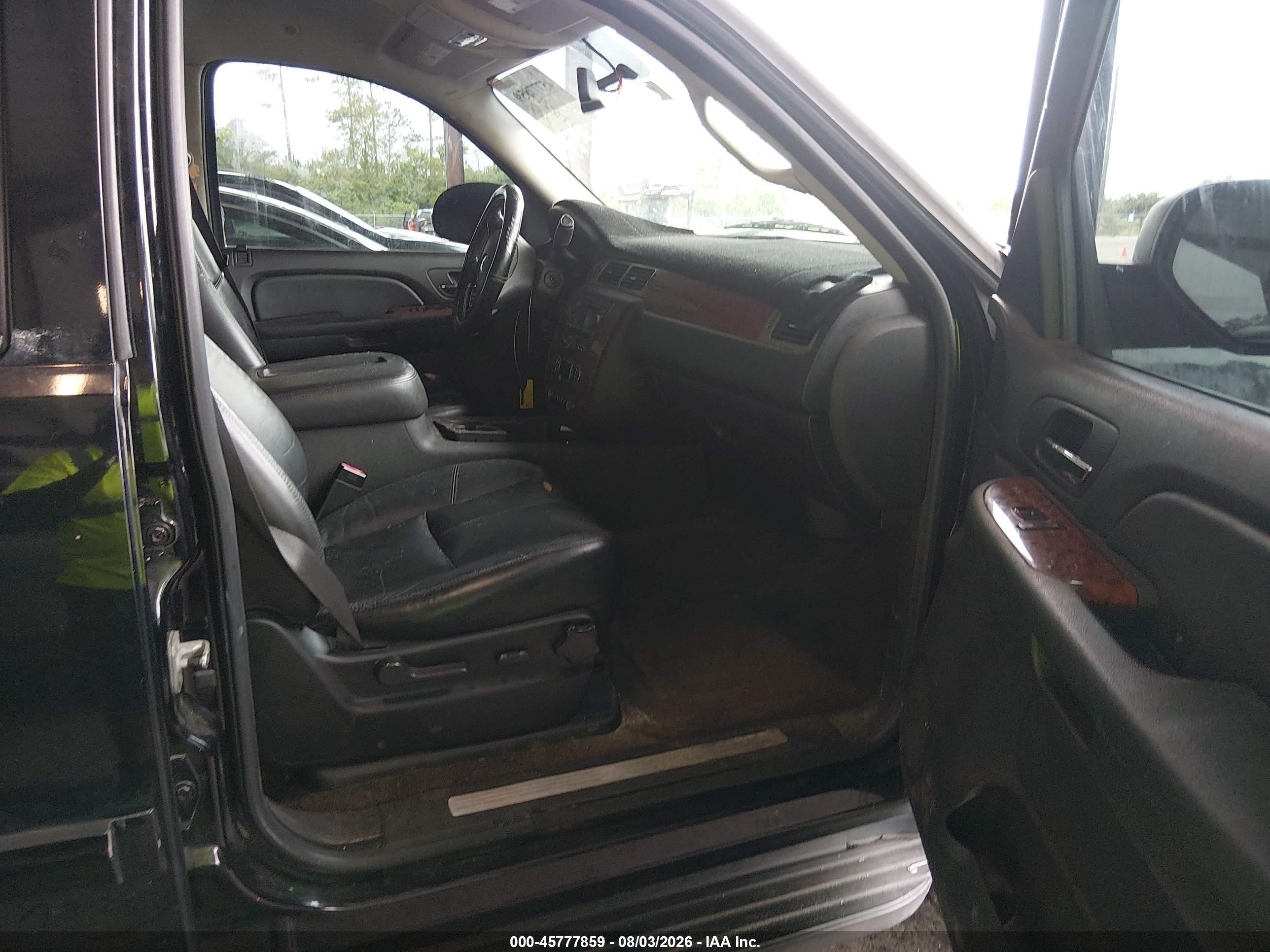 2008 Chevrolet Suburban 1500 Lt Черный vin: 1GNFC16008R211292